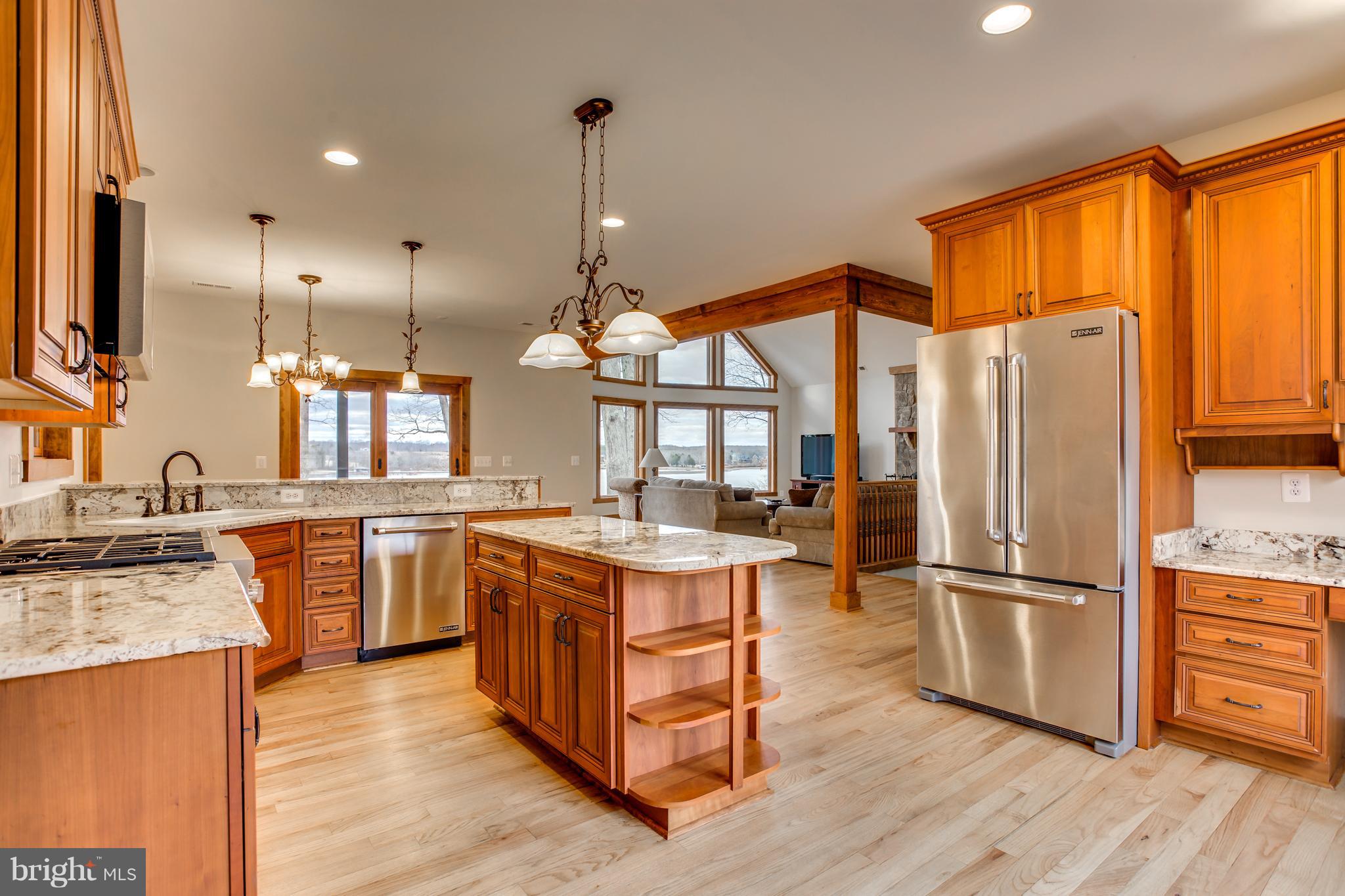 GOVERNORS POINT - Residential