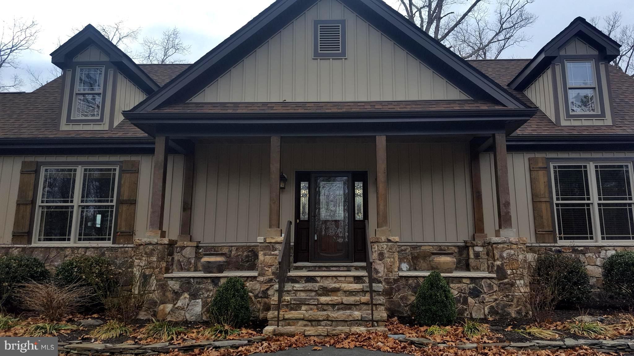 GOVERNORS POINT - Residential