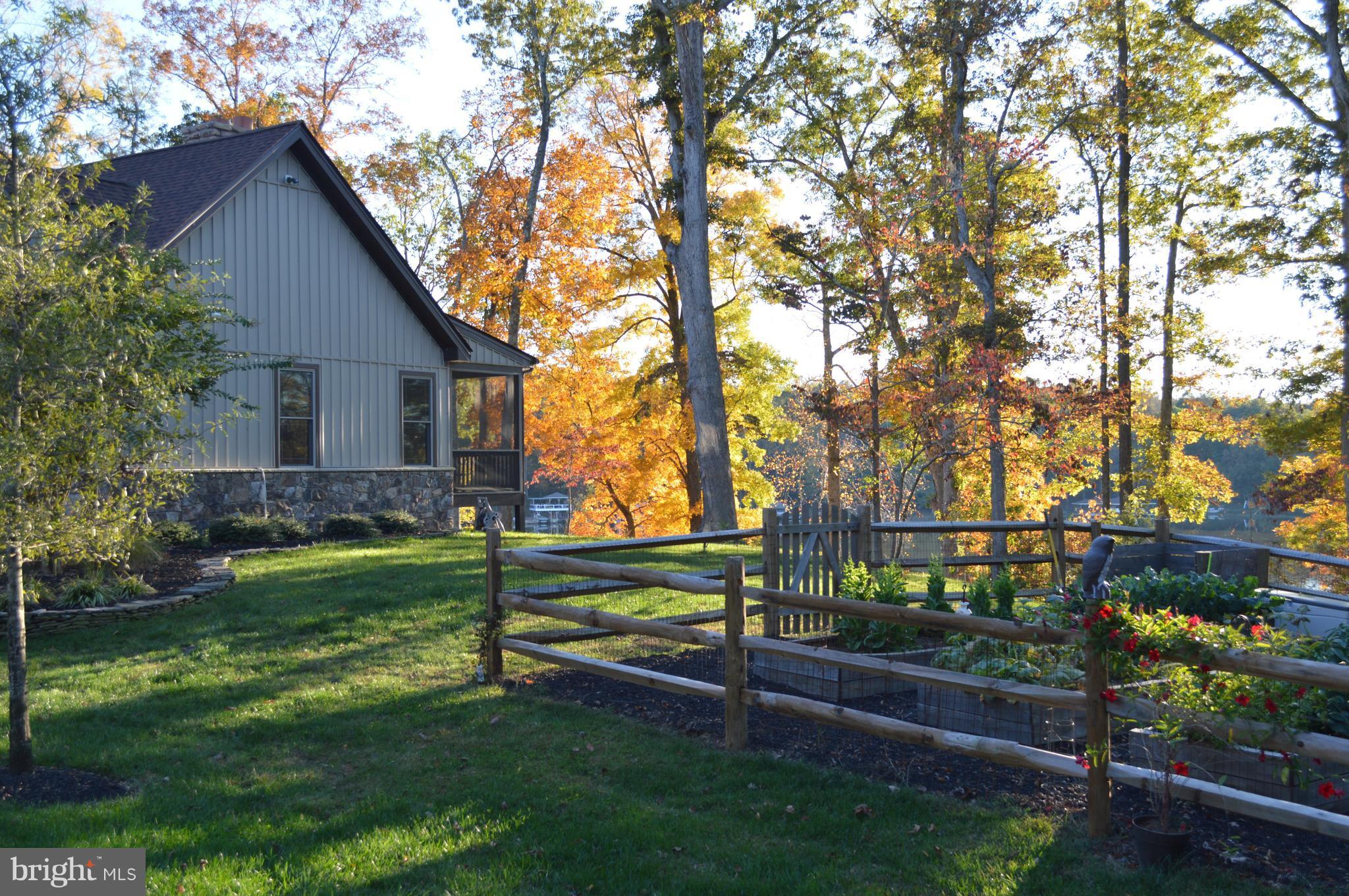 GOVERNORS POINT - Residential