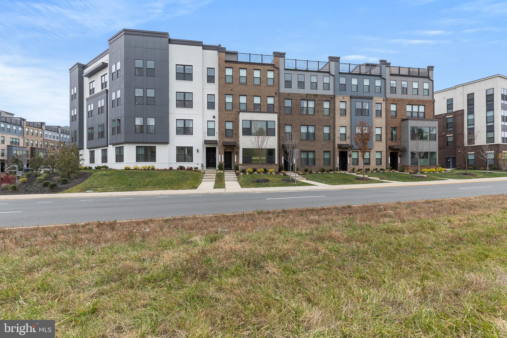 ASHBURN STATION - Residential