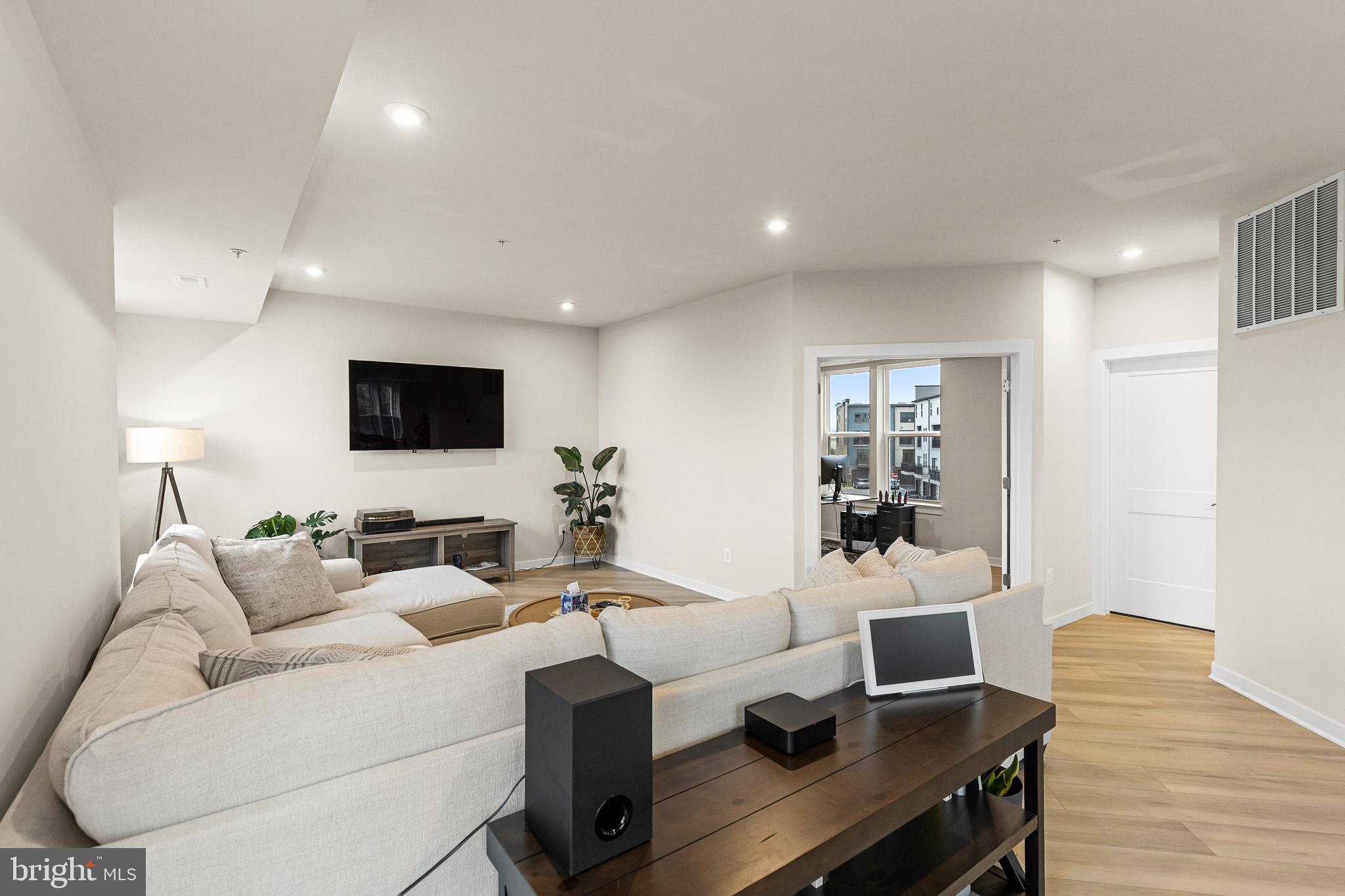 ASHBURN STATION - Residential