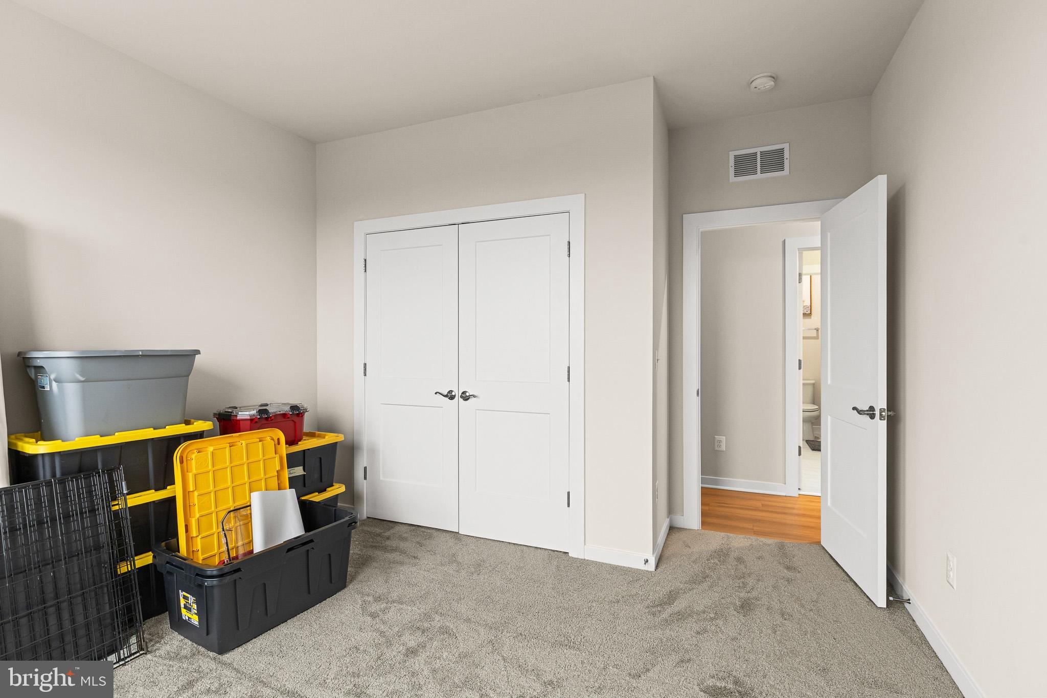 ASHBURN STATION - Residential