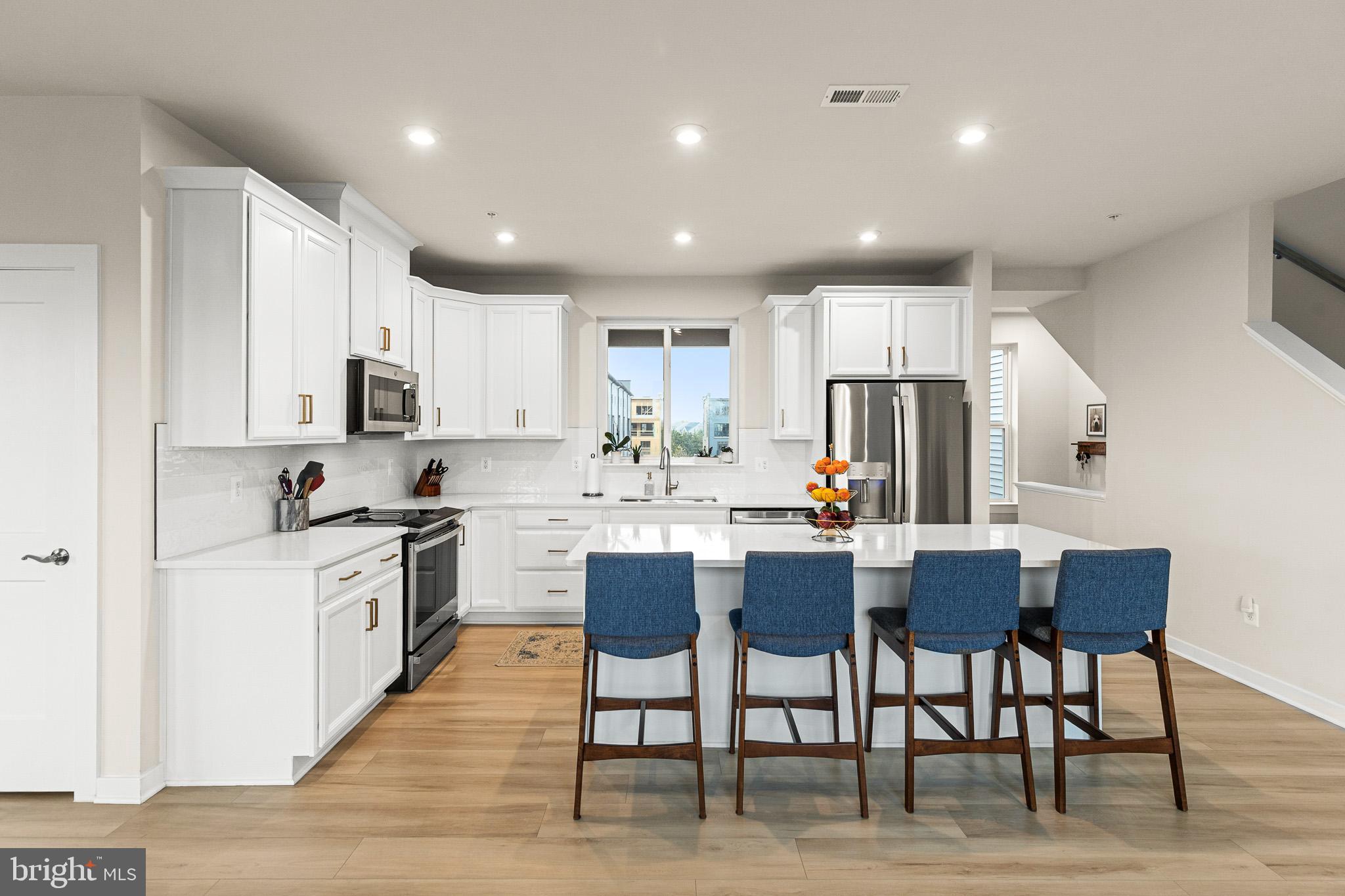 ASHBURN STATION - Residential