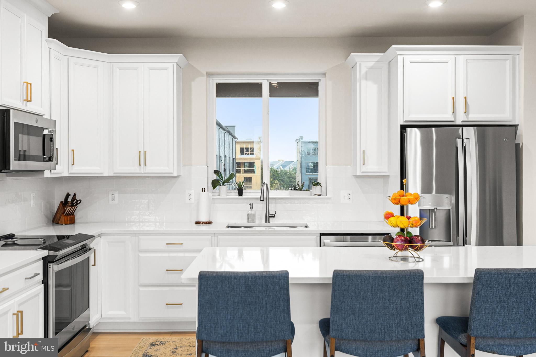 ASHBURN STATION - Residential