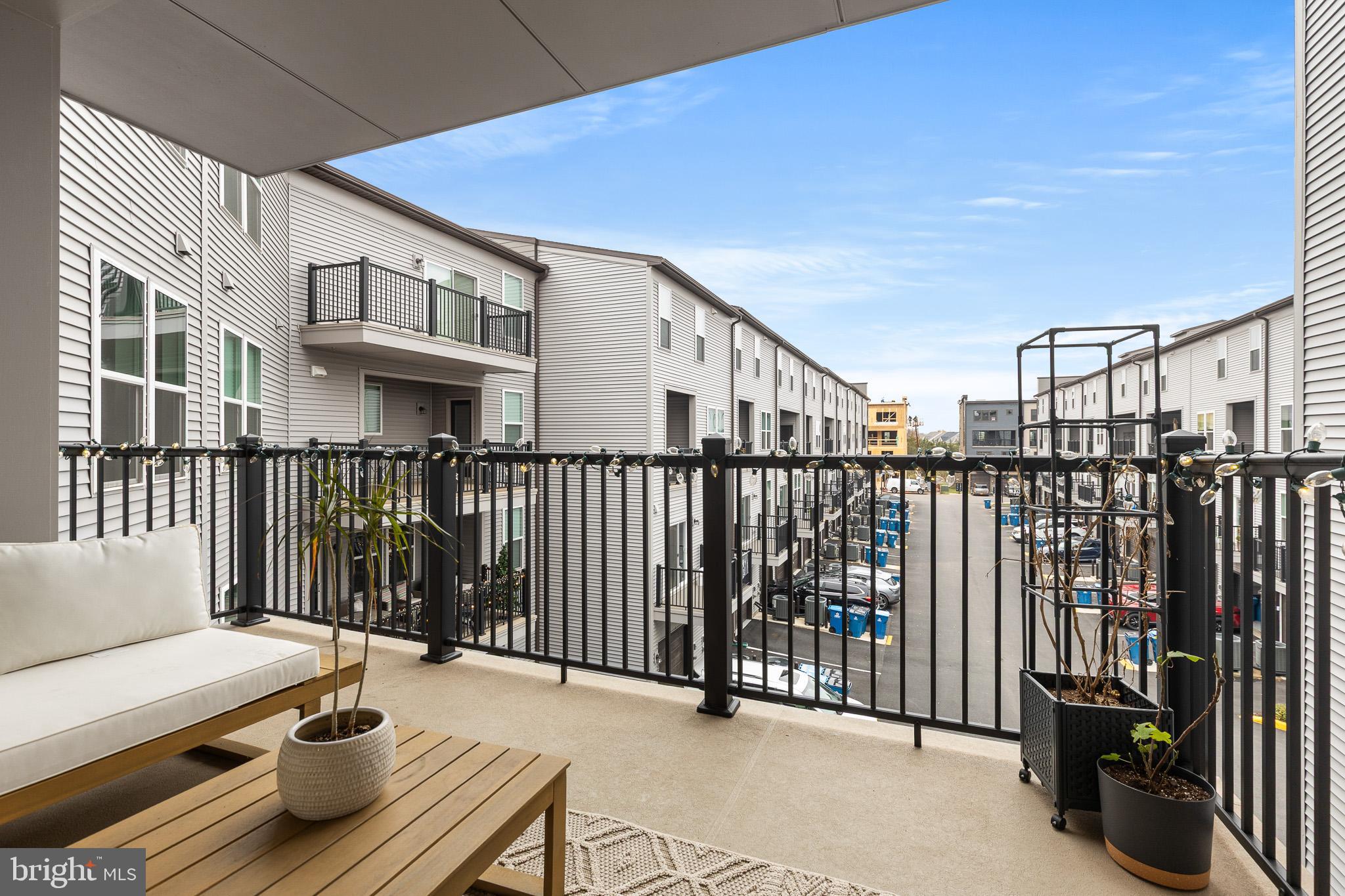 ASHBURN STATION - Residential