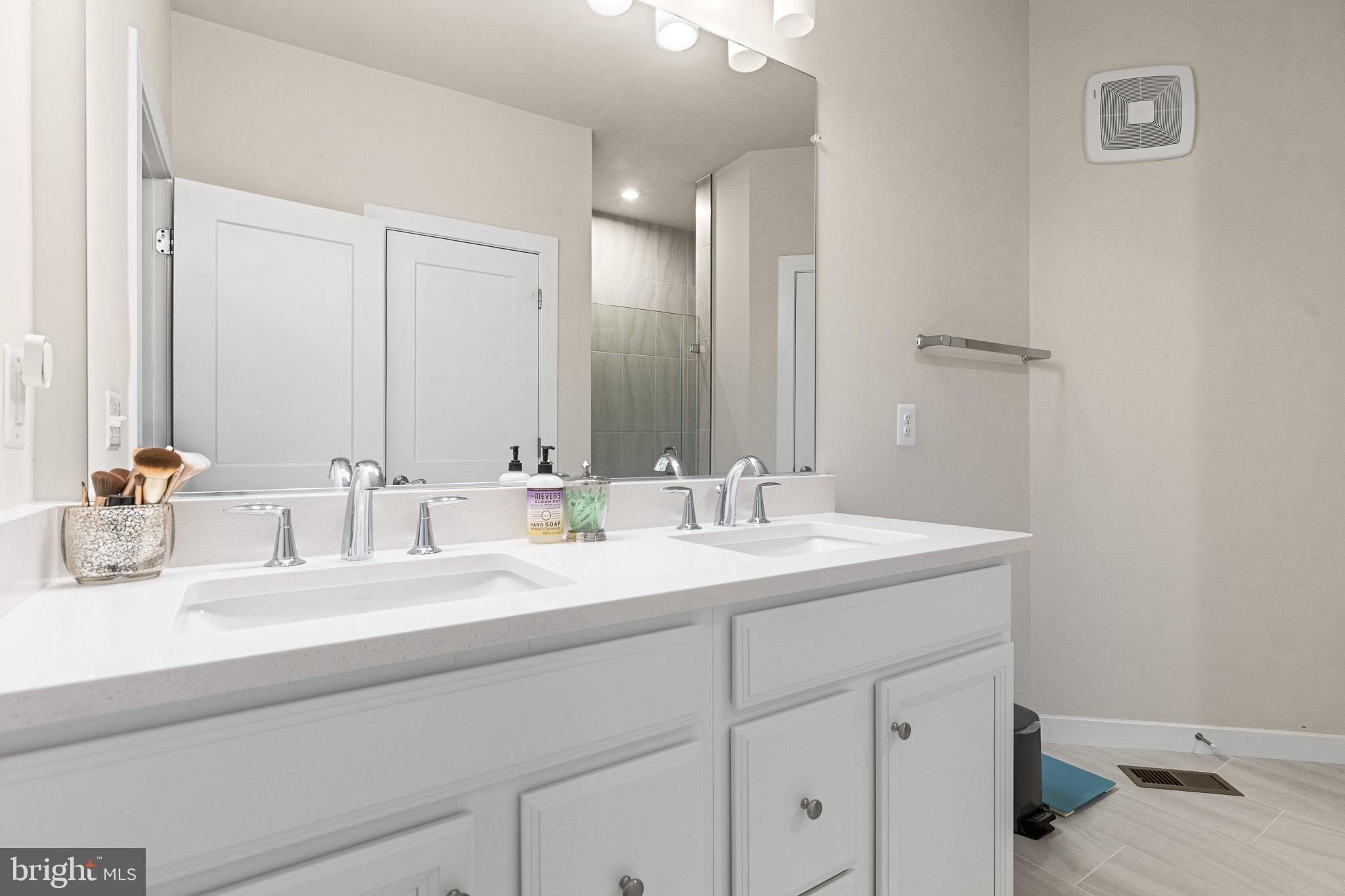 ASHBURN STATION - Residential