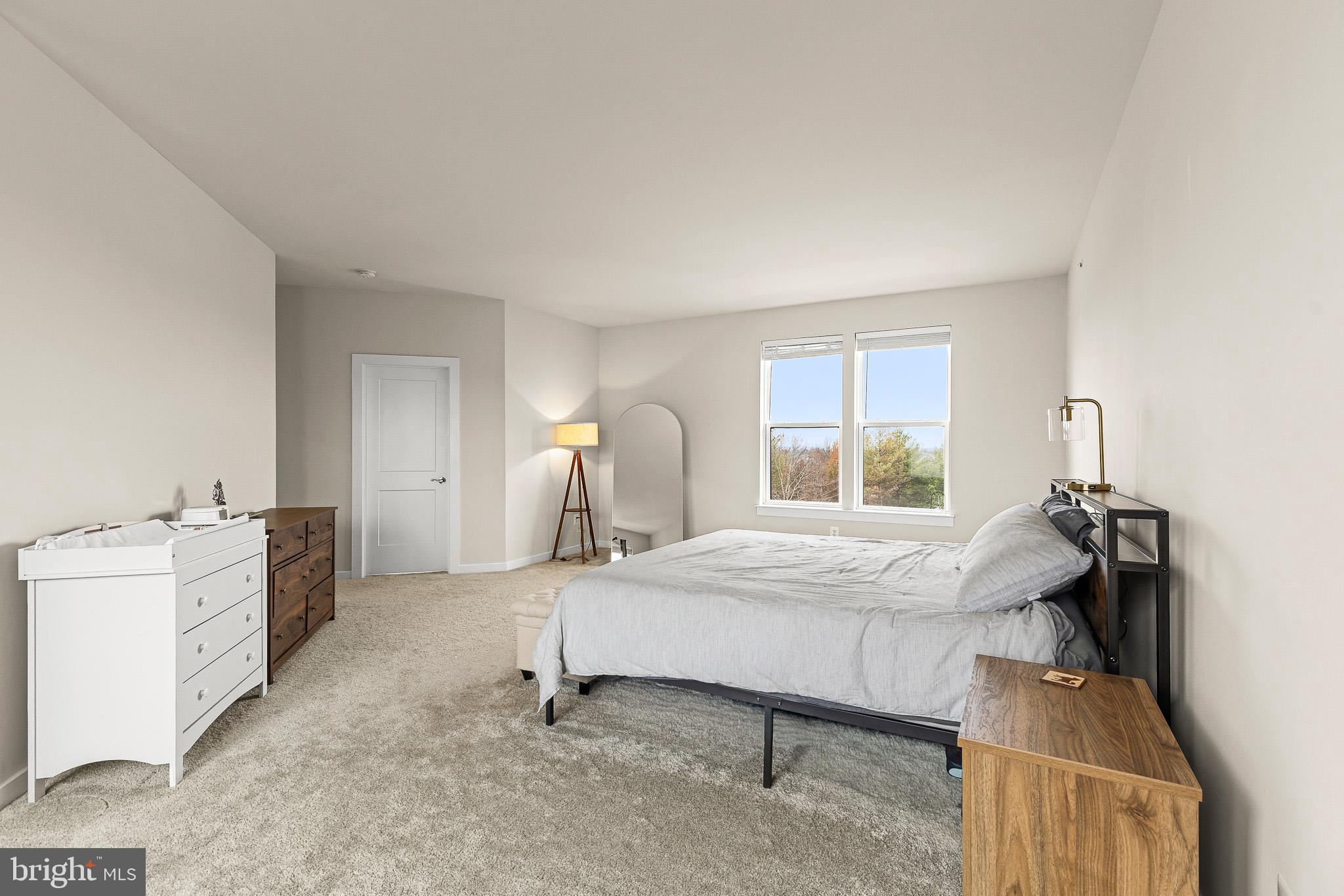 ASHBURN STATION - Residential