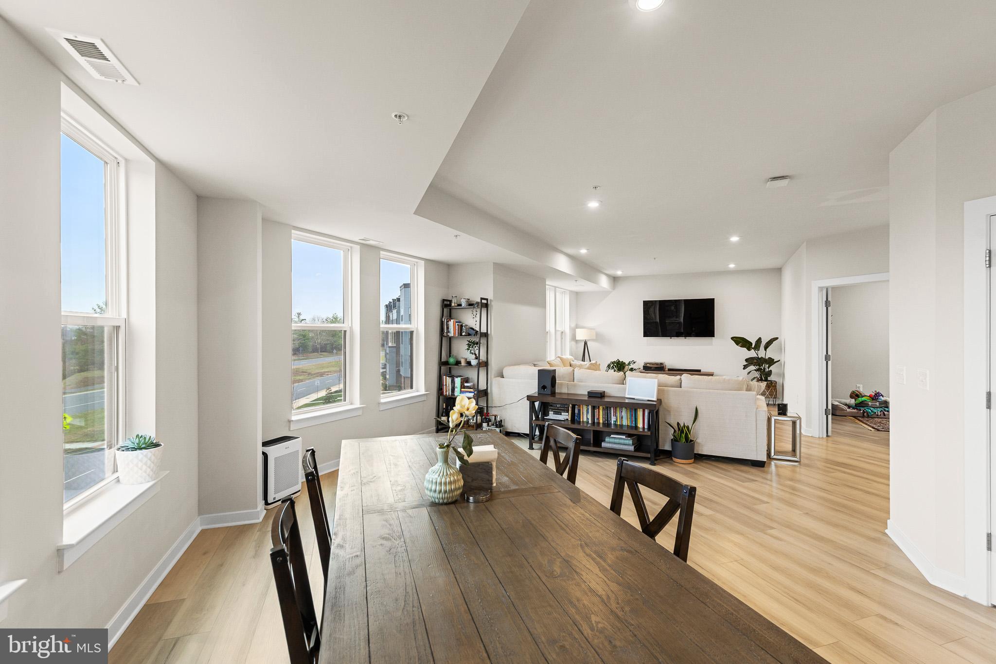 43769 TRANSIT SQUARE