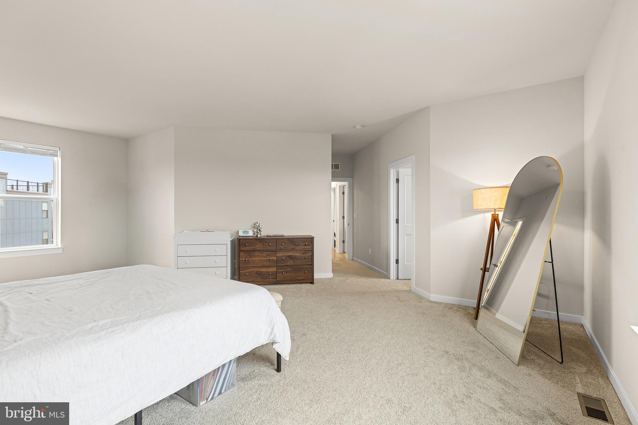 ASHBURN STATION - Residential