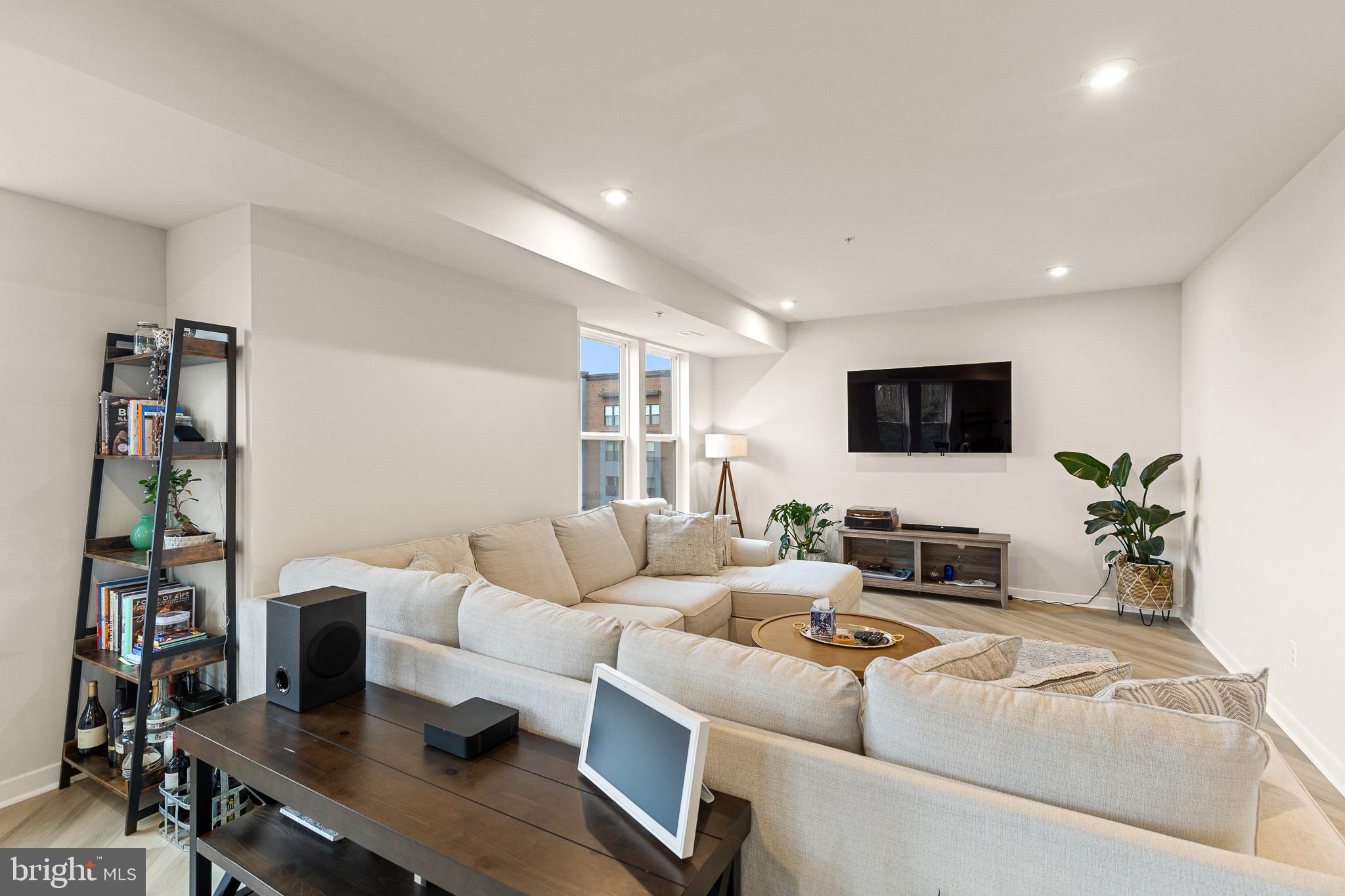 43769 TRANSIT SQUARE