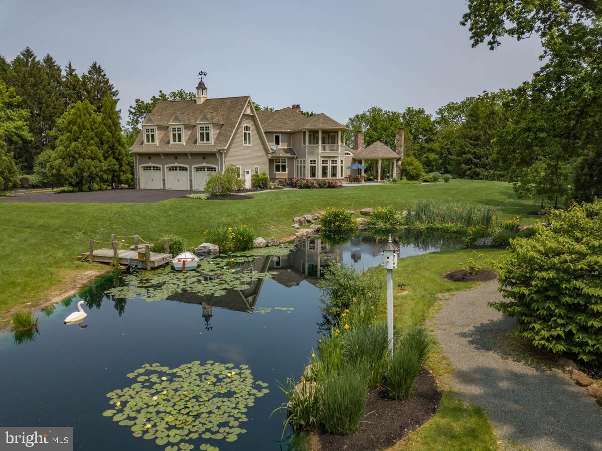 WHITE ACRE - Residential