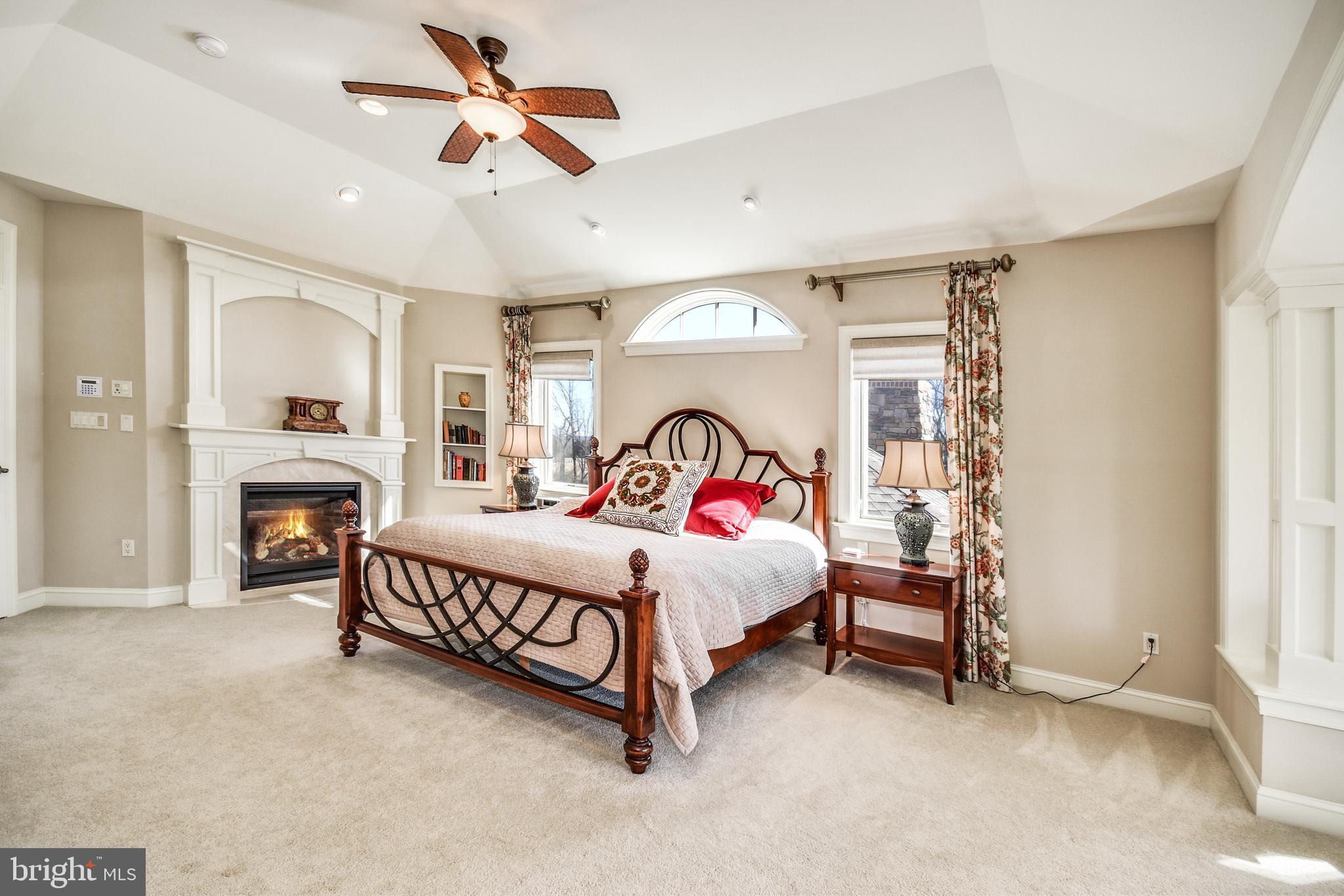 WHITE ACRE - Residential