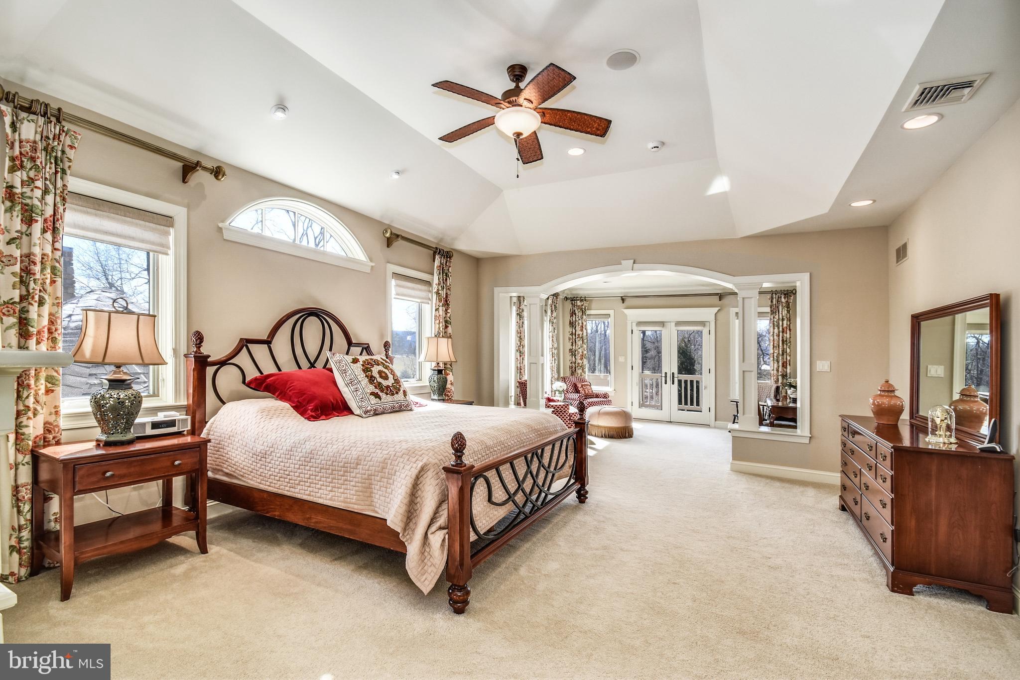 WHITE ACRE - Residential