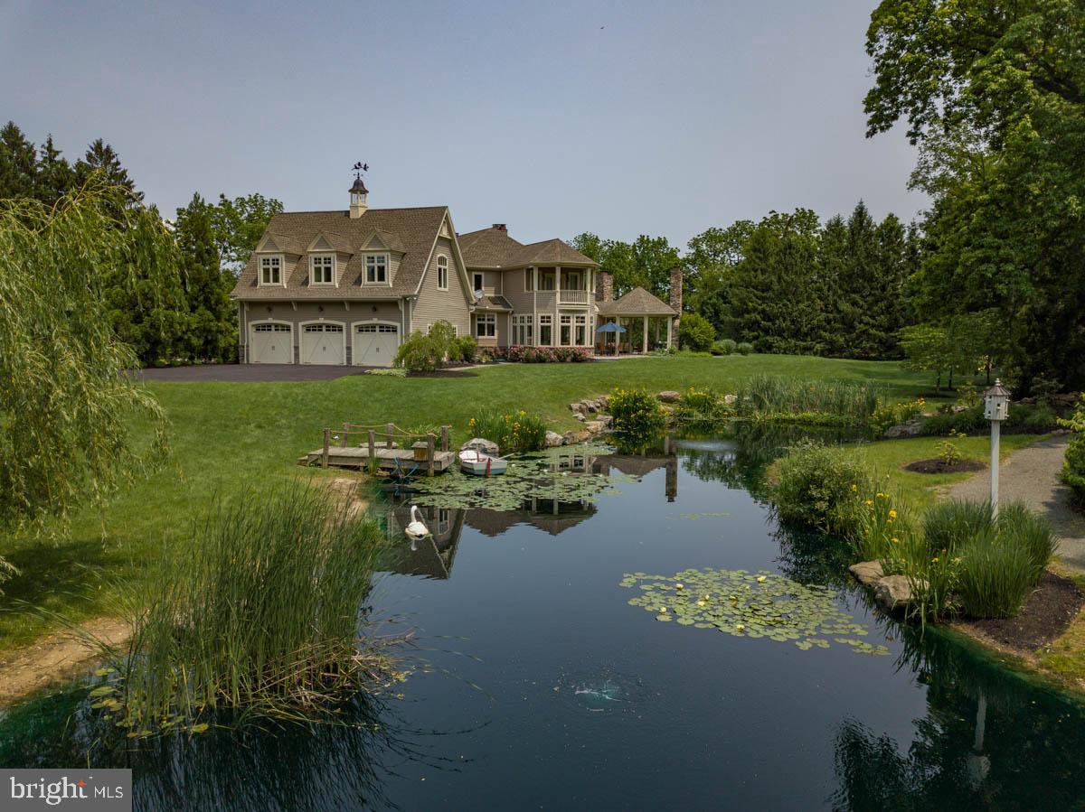 WHITE ACRE - Residential