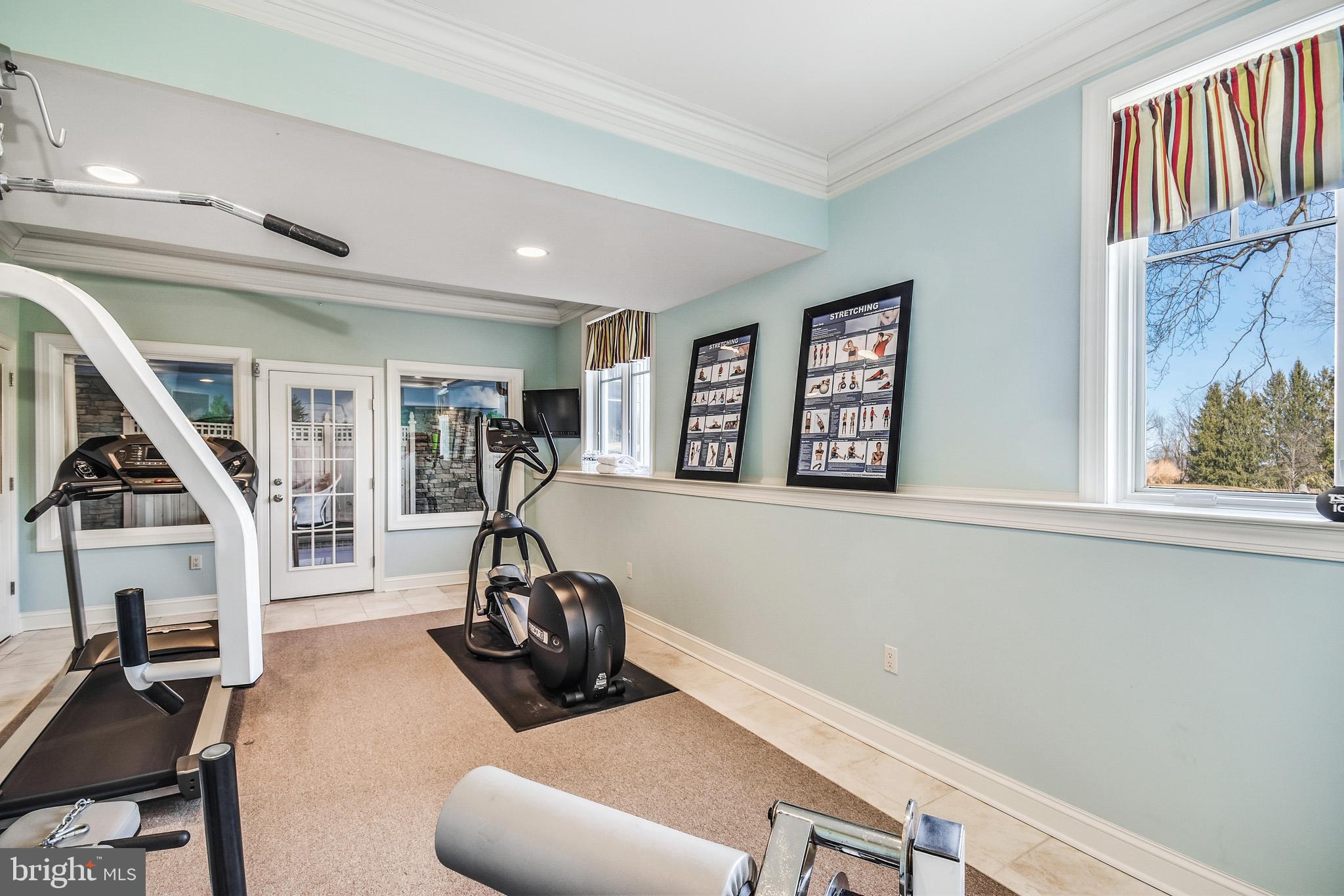 WHITE ACRE - Residential