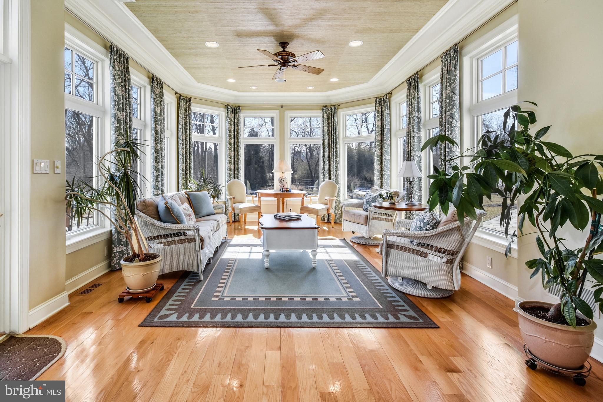 WHITE ACRE - Residential