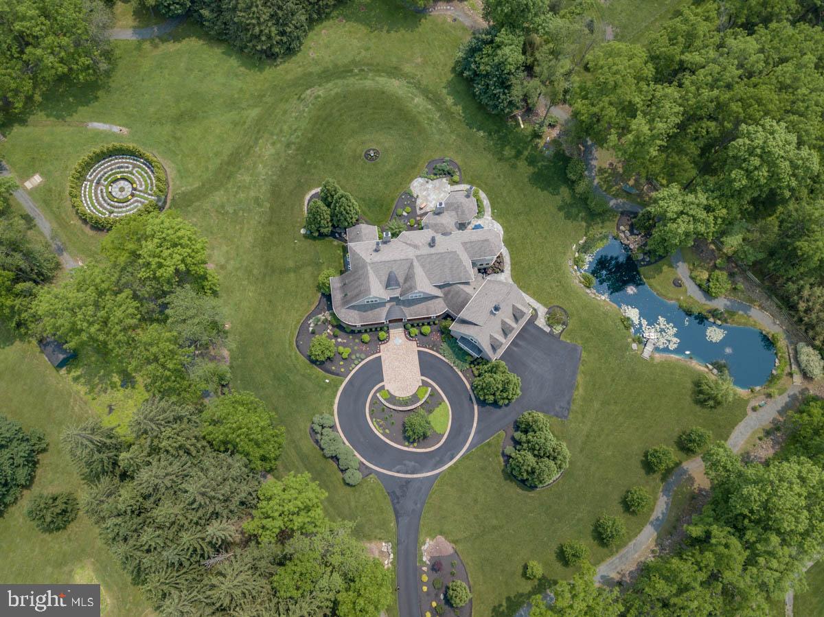 WHITE ACRE - Residential