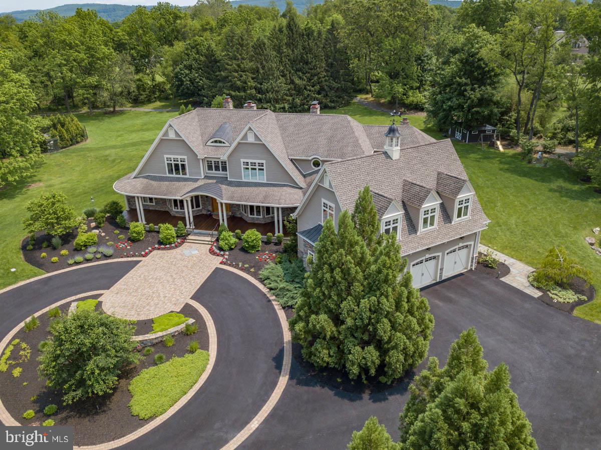 WHITE ACRE - Residential