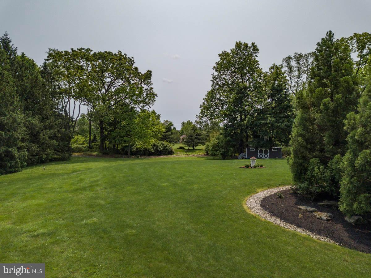 WHITE ACRE - Residential