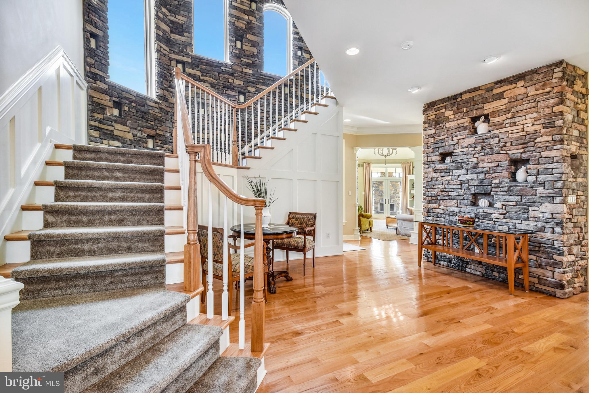 WHITE ACRE - Residential