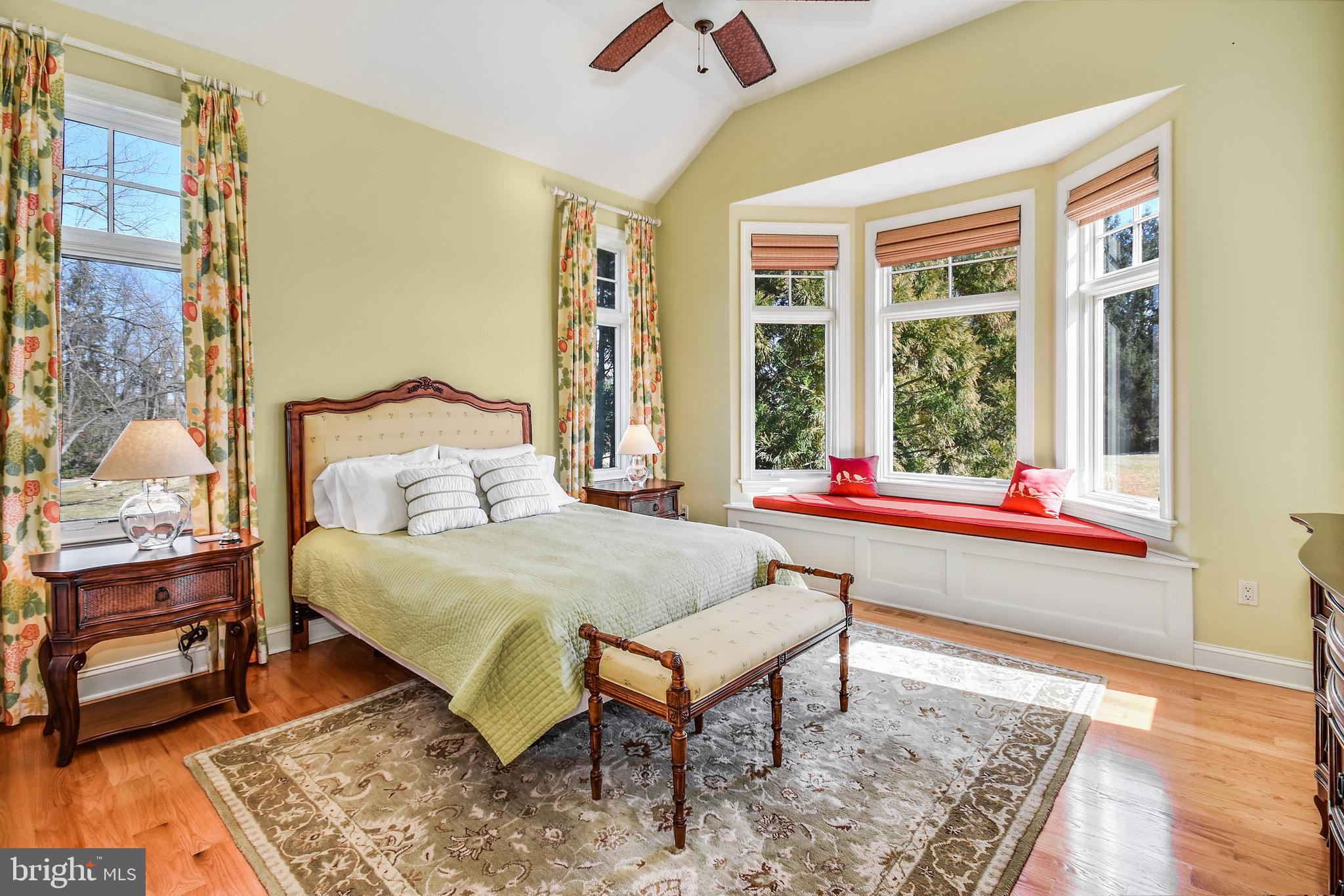 WHITE ACRE - Residential