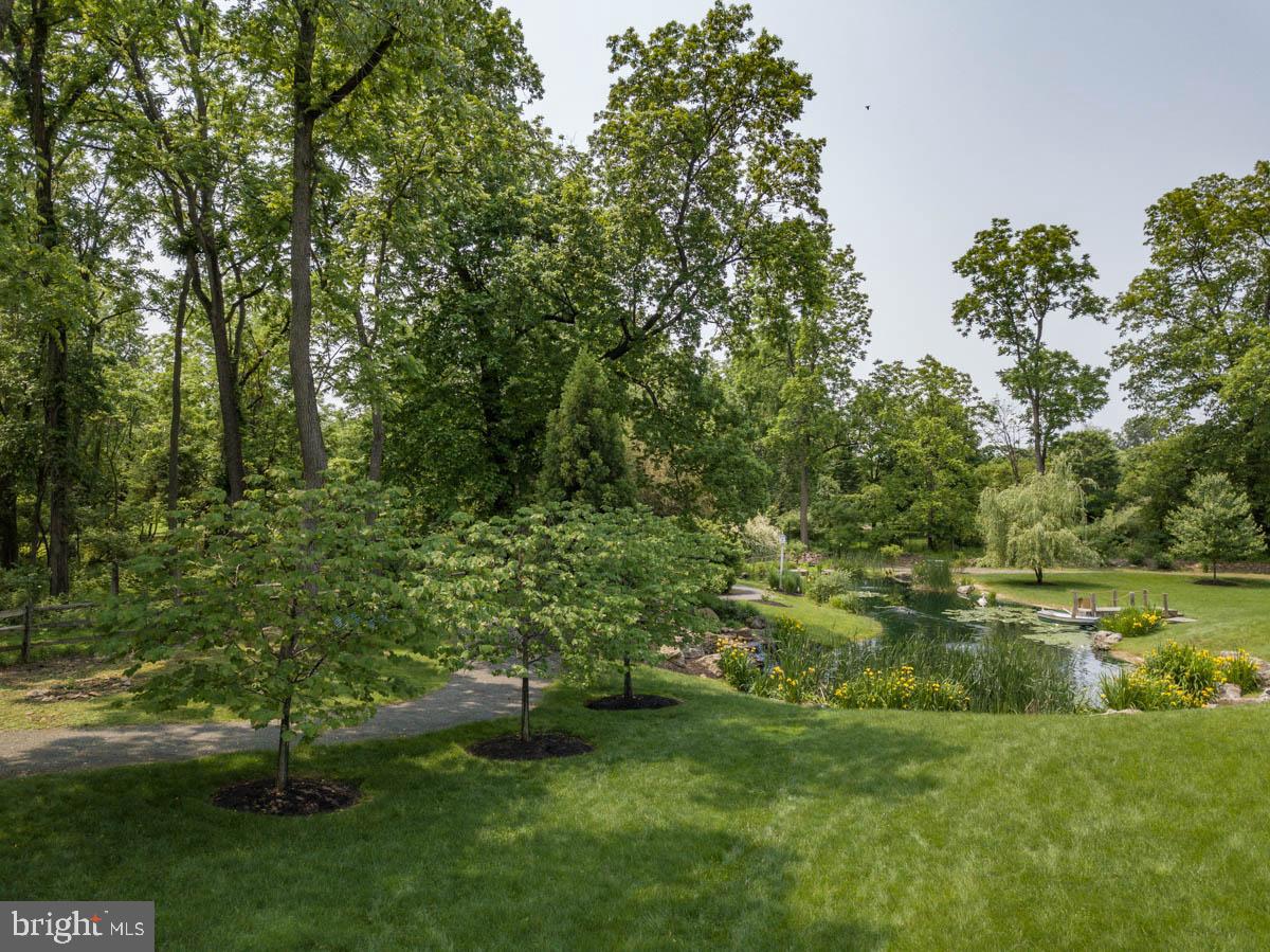 WHITE ACRE - Residential