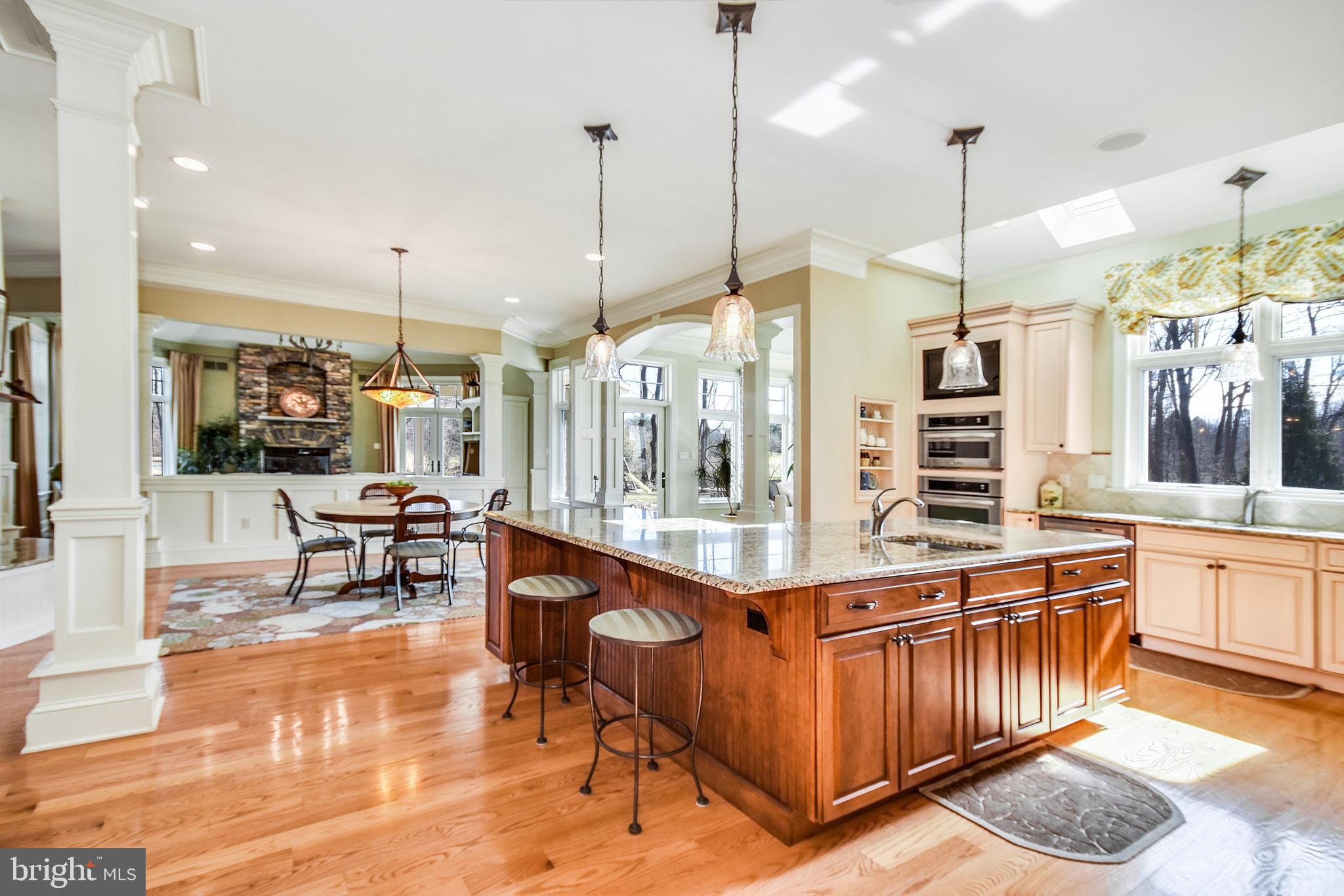 WHITE ACRE - Residential