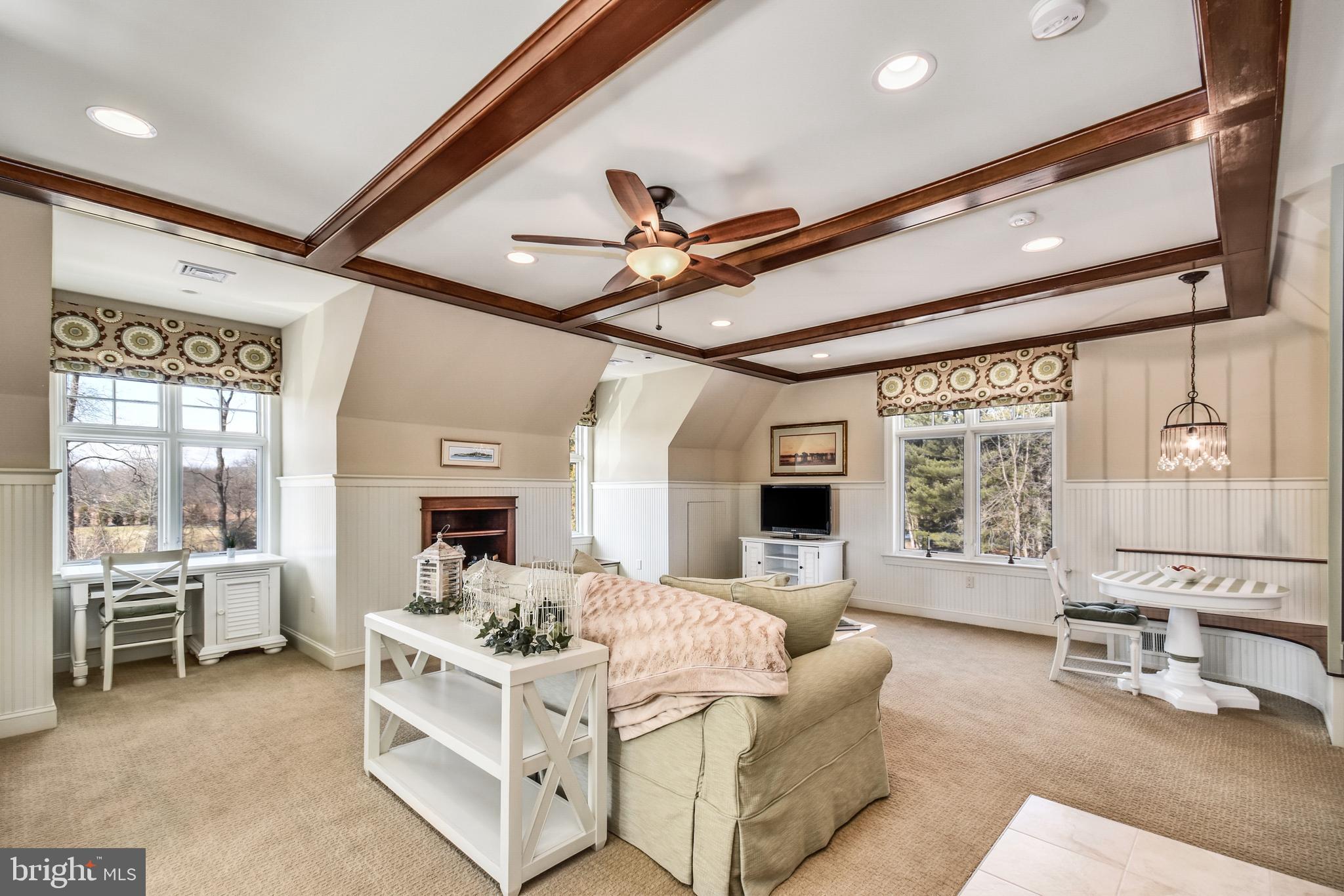 WHITE ACRE - Residential