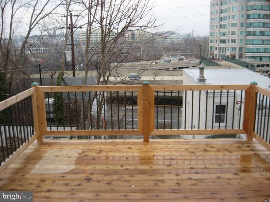3 Bed 2 Bath house in the heart of West Conshohocken. Private master bedroom suite on 3rd floor with walk in closet along with 2 smaller bedrooms and bathroom on second floor. Great deck for hanging with friends or grilling. Easy access to all major highways and Septa train.