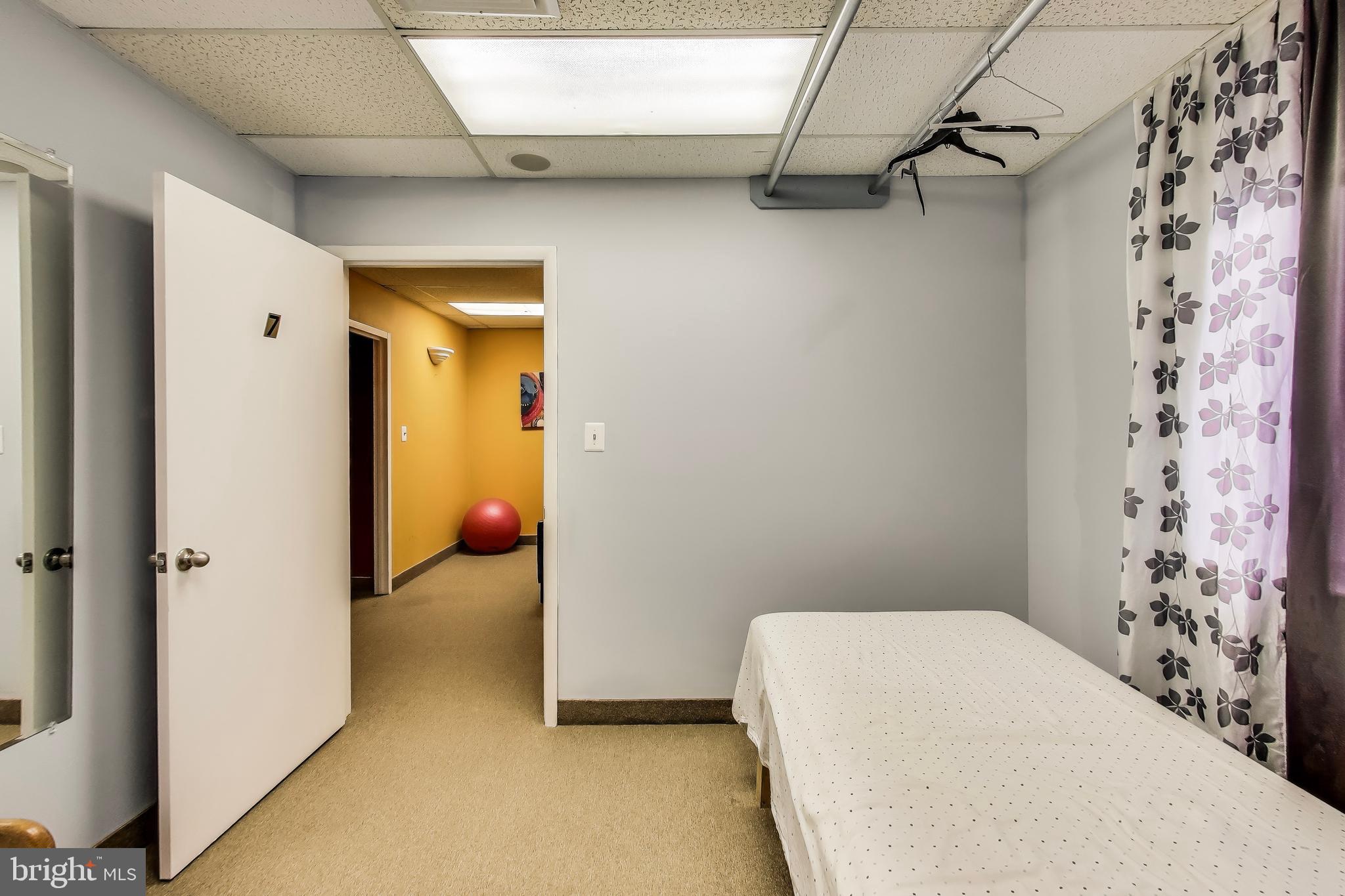 SEVEN CORNERS PROF PARK - Commercial Sale