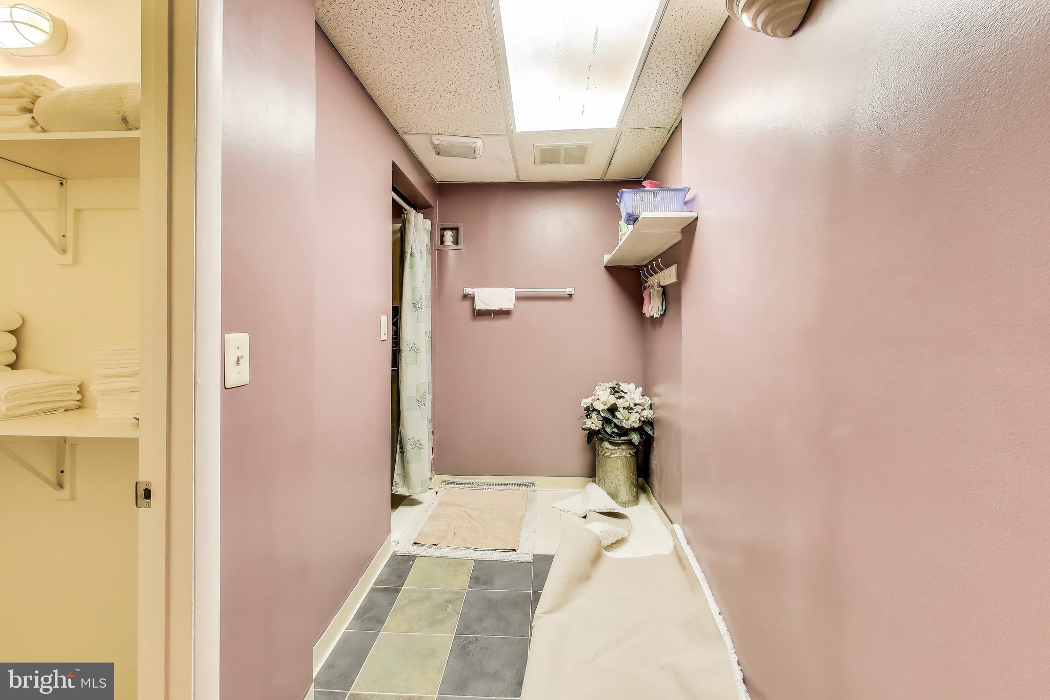 SEVEN CORNERS PROF PARK - Commercial Sale