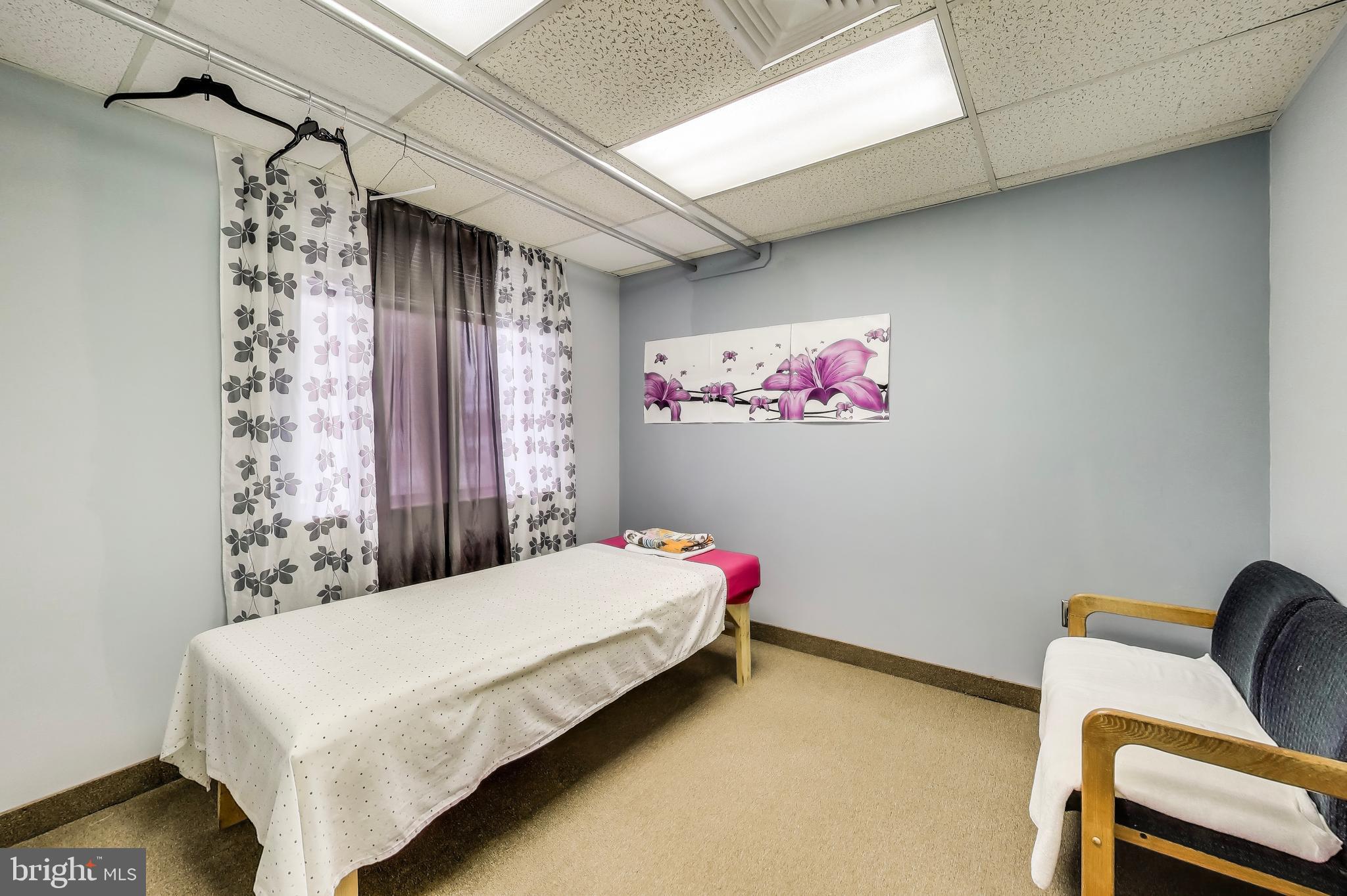 SEVEN CORNERS PROF PARK - Commercial Sale