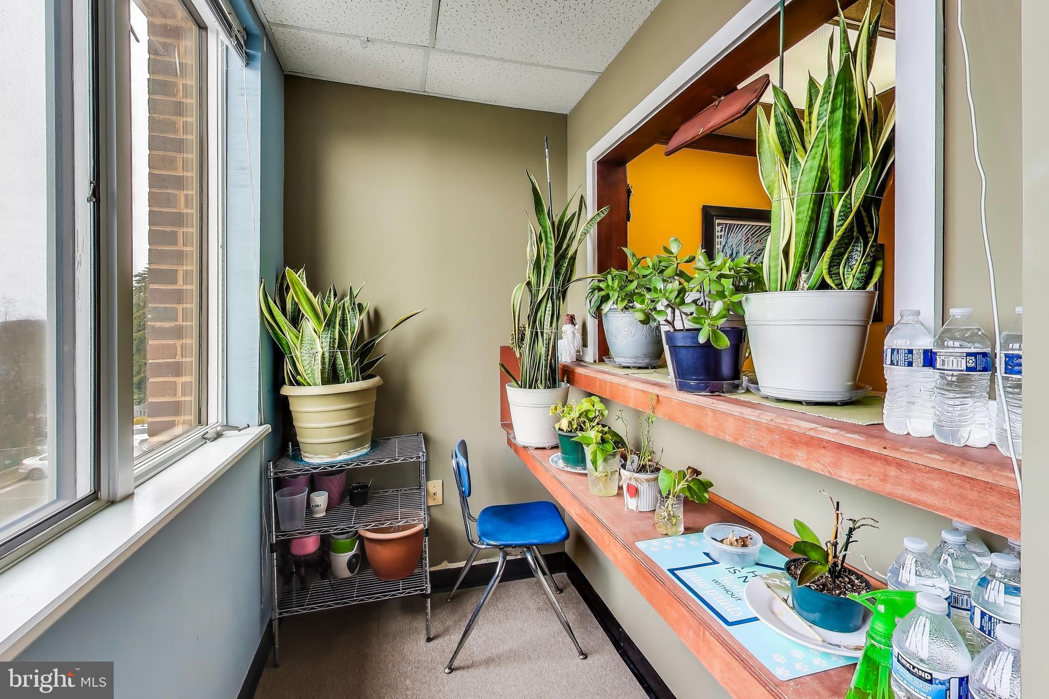 6400 SEVEN CORNERS PLACE P 1P