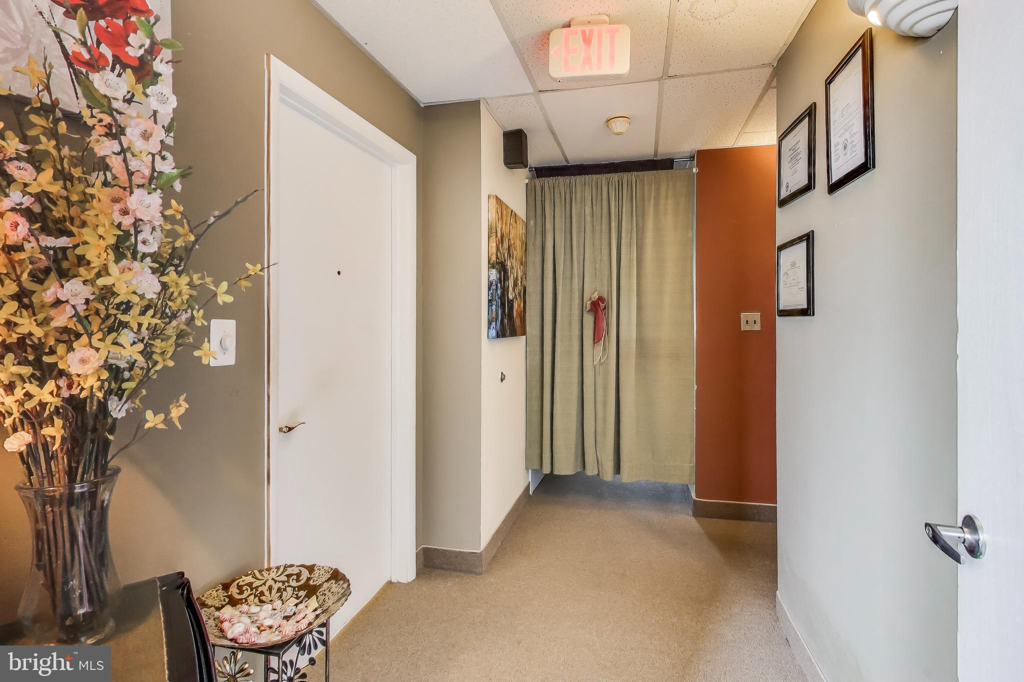 6400 SEVEN CORNERS PLACE P 1P