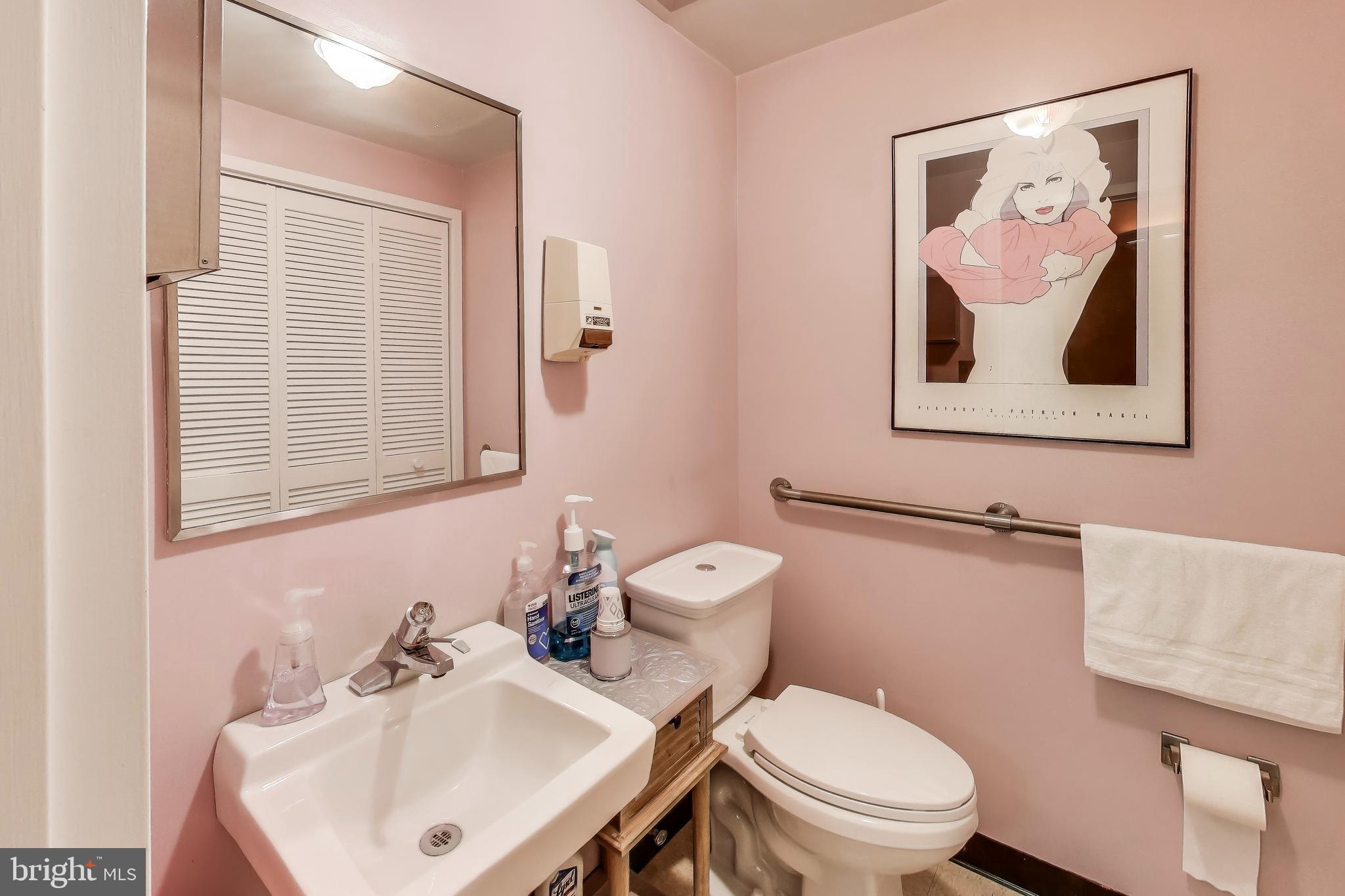 SEVEN CORNERS PROF PARK - Commercial Sale