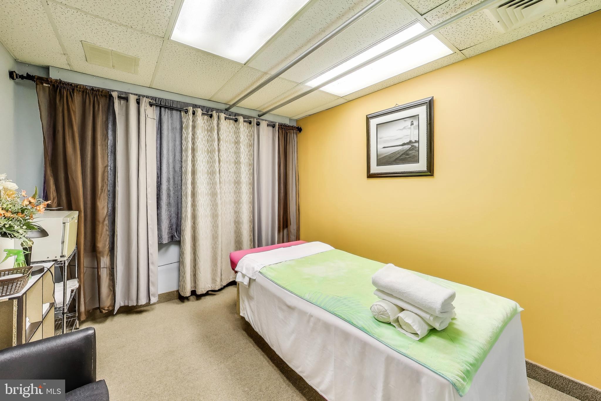 SEVEN CORNERS PROF PARK - Commercial Sale