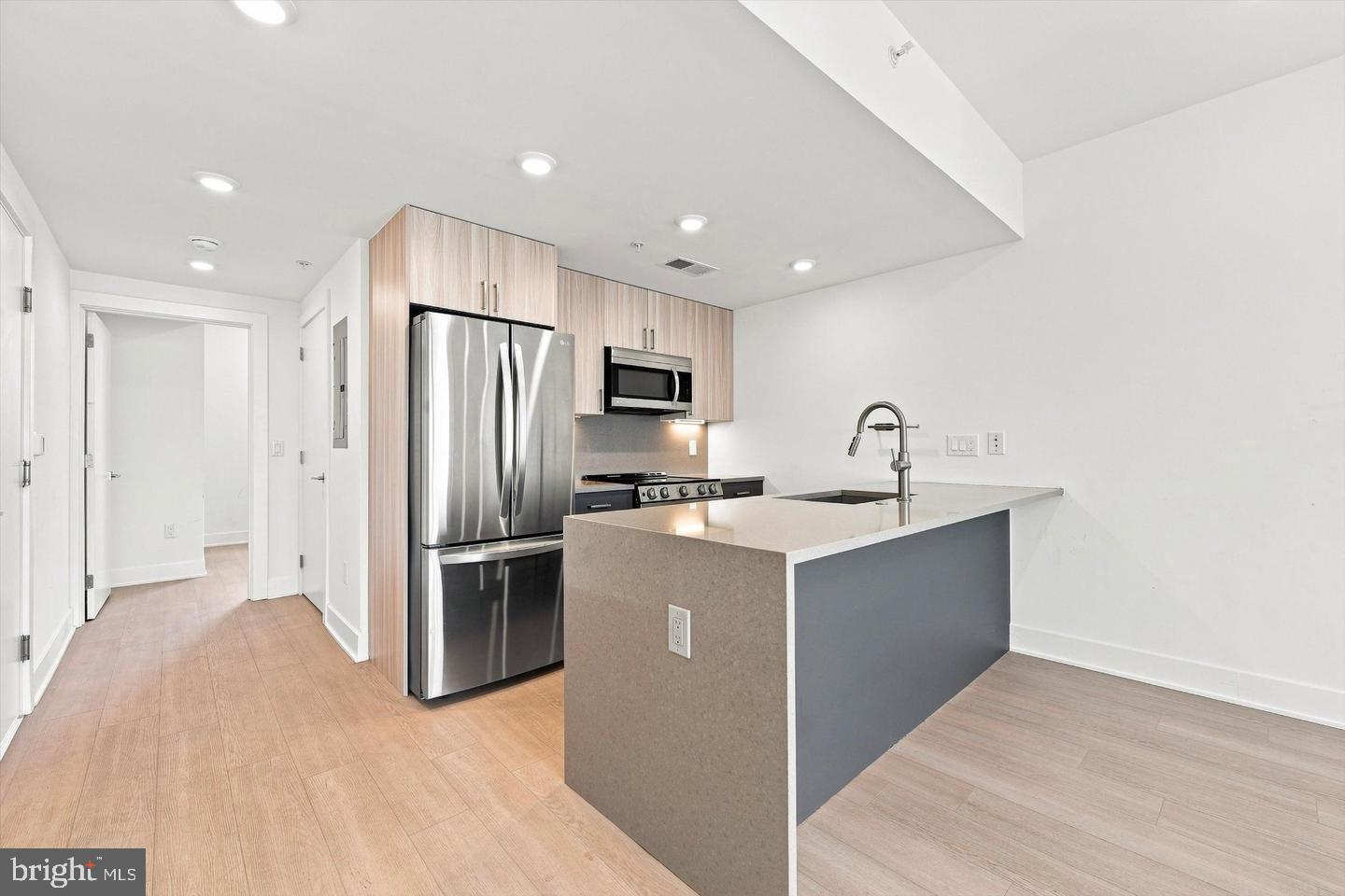 2000 DREER STREET 407
