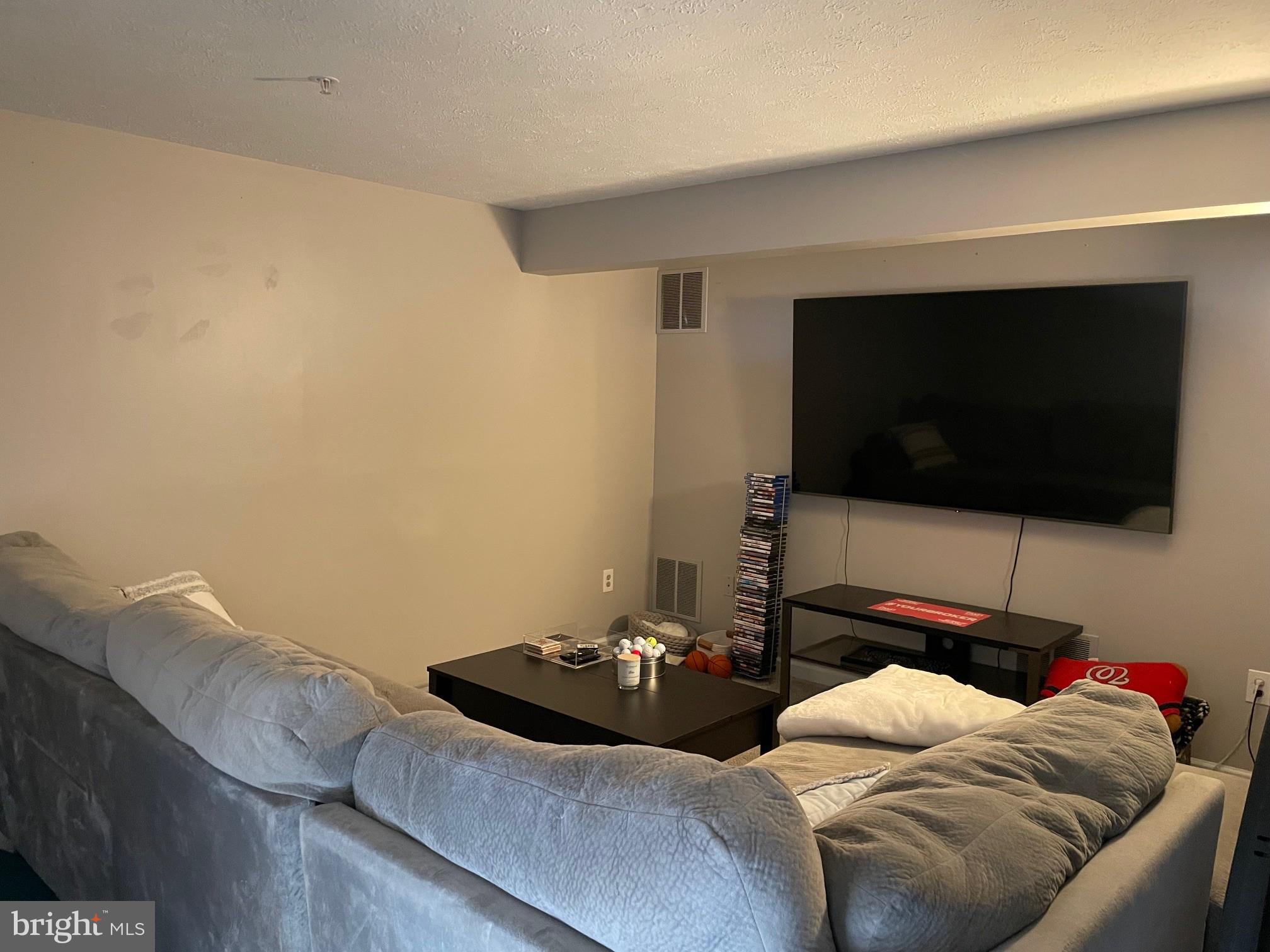 BLUFFS AT DEEP CREEK - Residential Lease