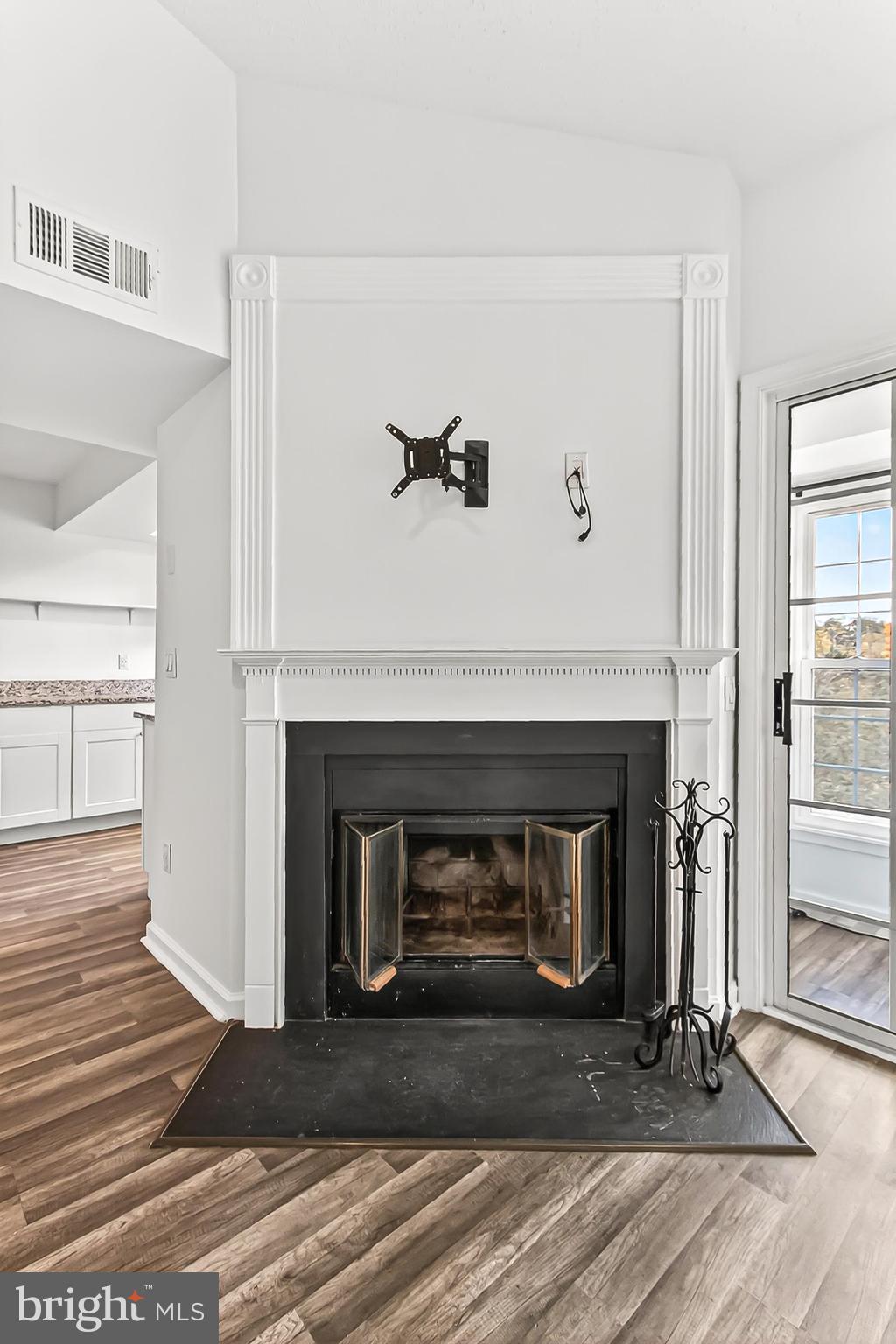 FOX CHAPEL AT TUDOR KNOLLS - Residential Lease