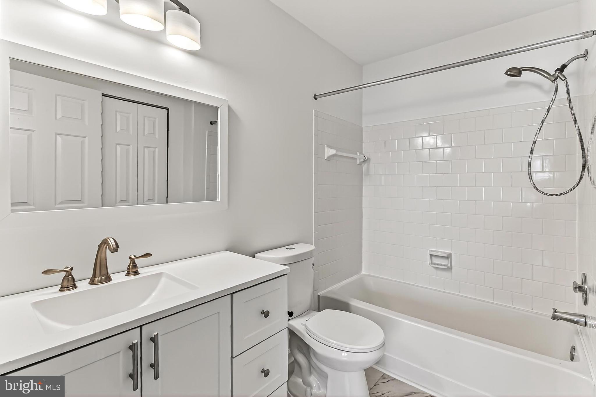 FOX CHAPEL AT TUDOR KNOLLS - Residential Lease