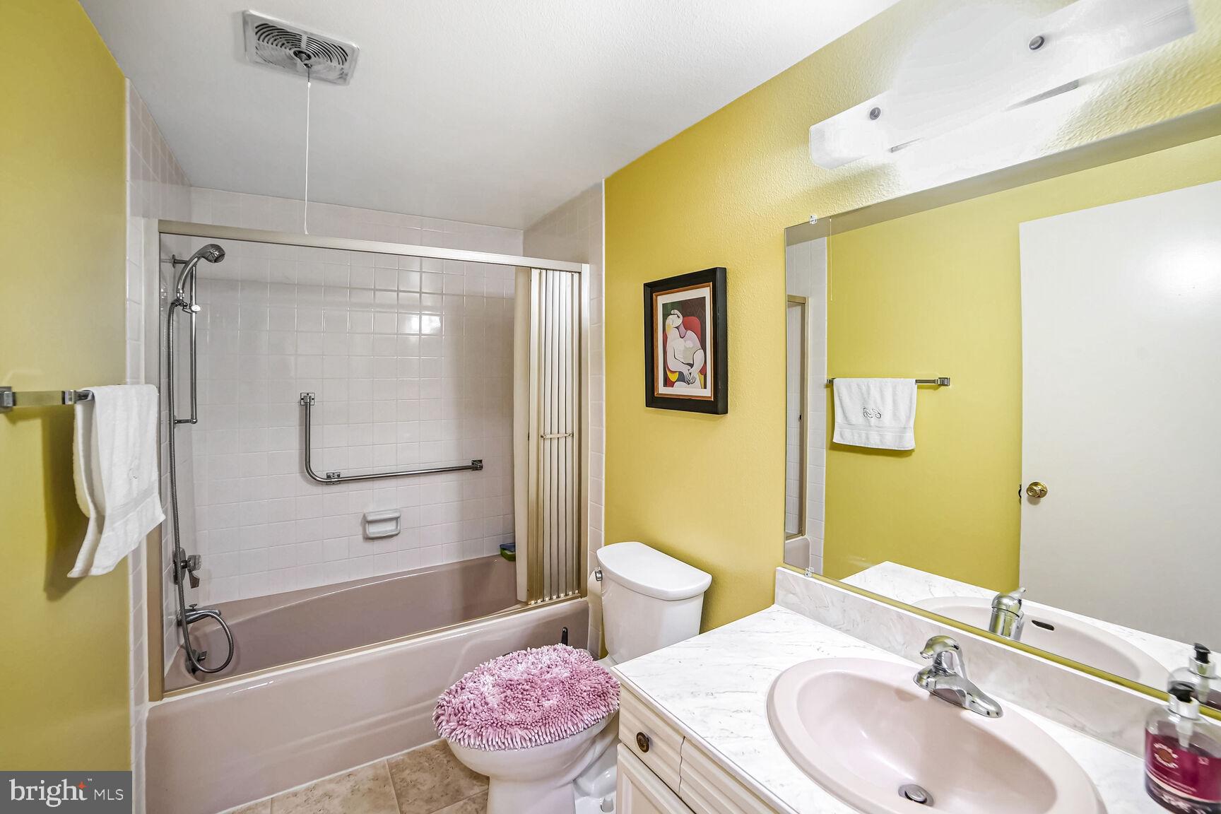 LEISURE WORLD - Residential