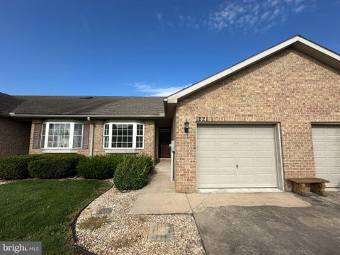 Townhouse For Sale - 1221 Progress Road<br/> Franklin County, CHAMBERSBURG, PA 17201