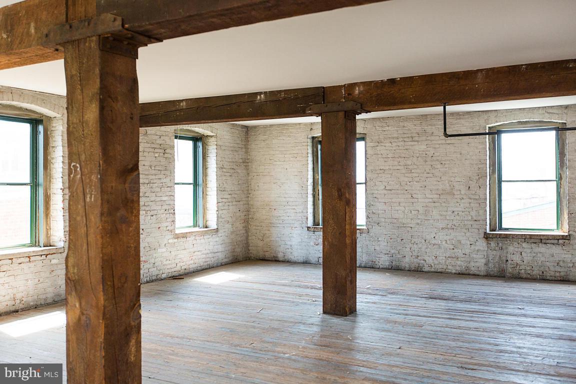 DOWNTOWN LANCASTER - Residential