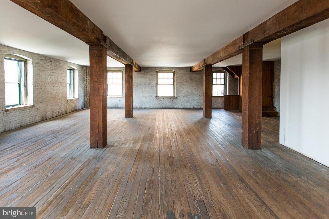DOWNTOWN LANCASTER - Residential