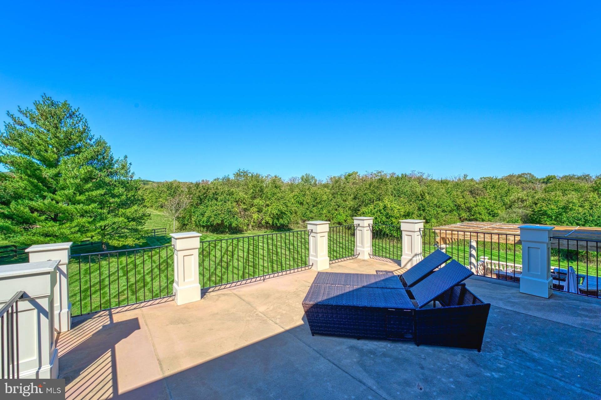 RASPBERRY FALLS - Residential