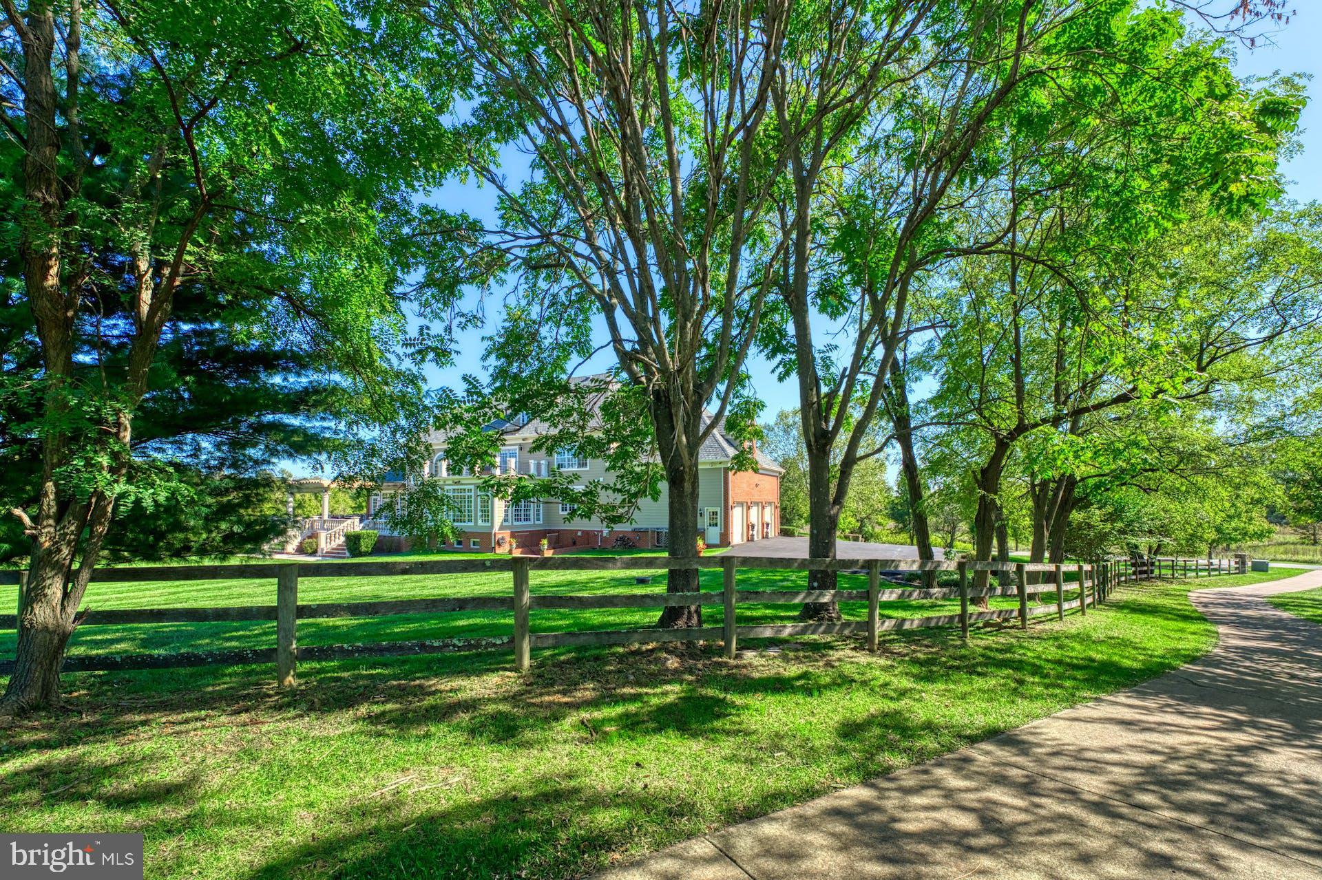 RASPBERRY FALLS - Residential
