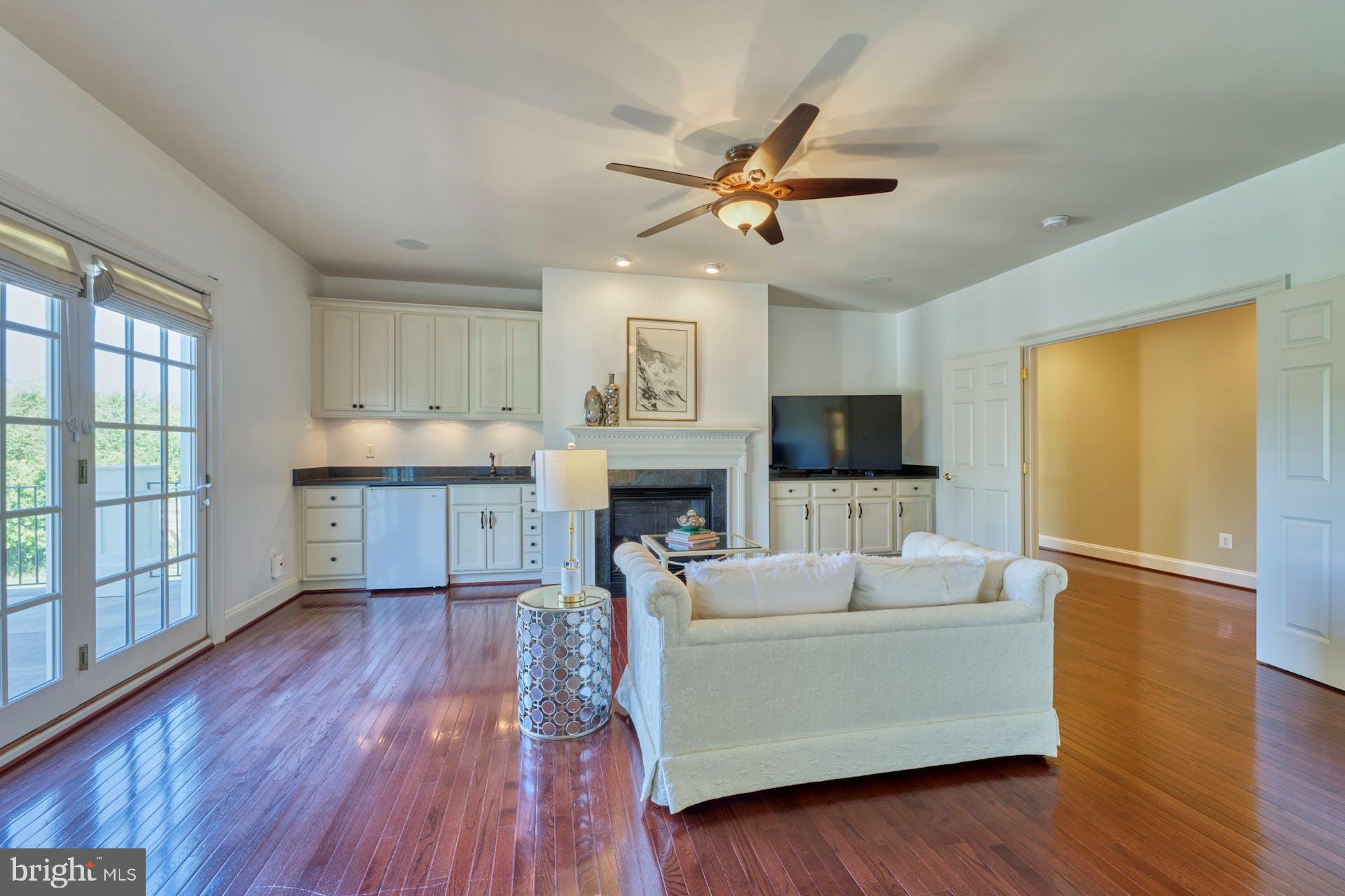 RASPBERRY FALLS - Residential