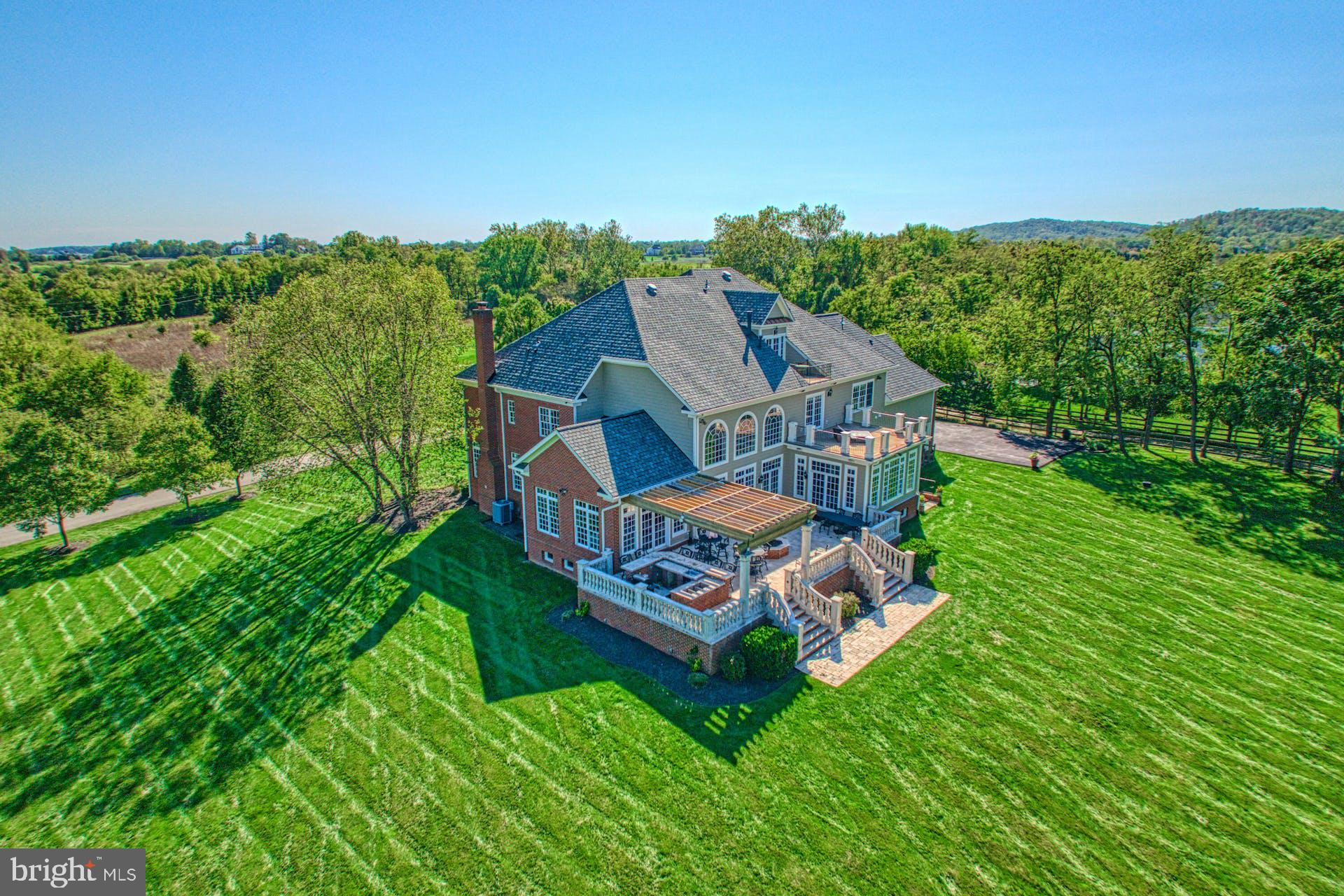 RASPBERRY FALLS - Residential