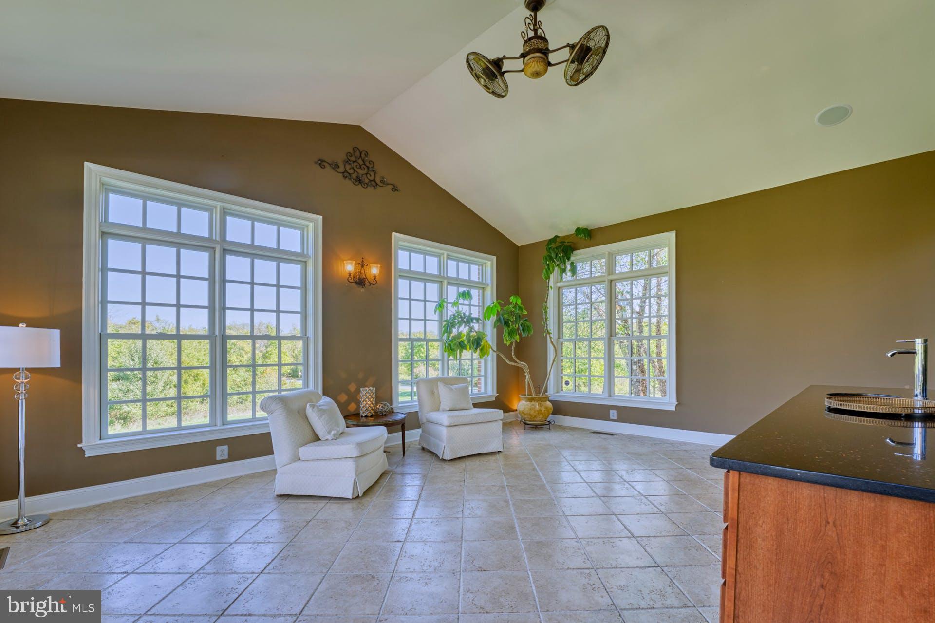 RASPBERRY FALLS - Residential