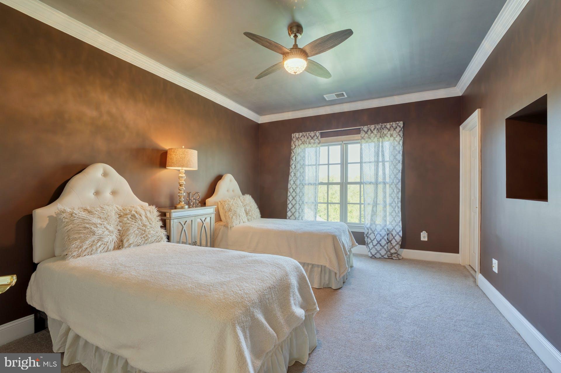 RASPBERRY FALLS - Residential